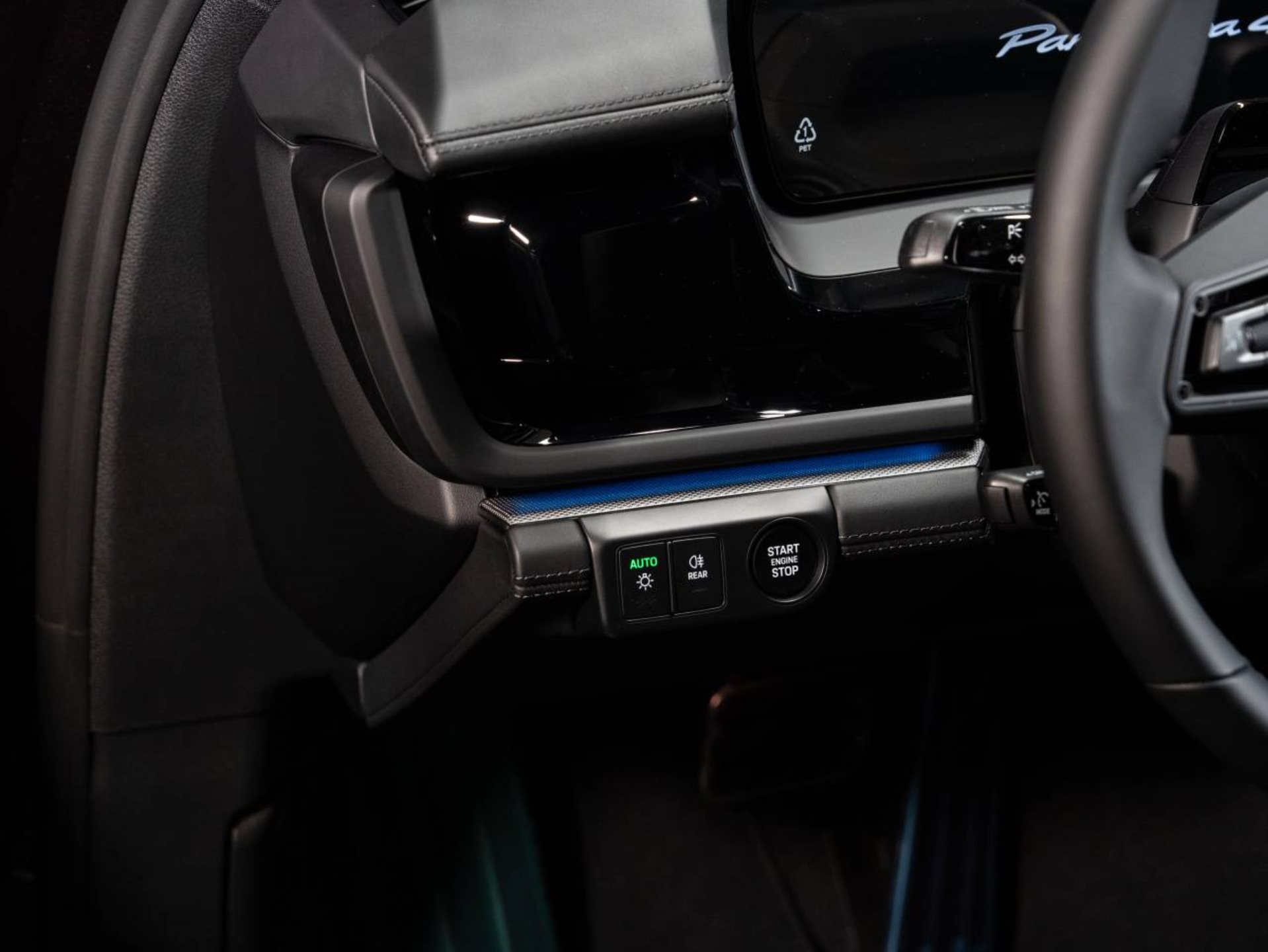 PORSCHE Panamera 4 E-Hybrid-image-11