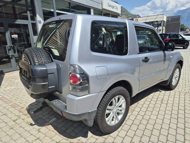 MITSUBISHI Pajero 3.2 DI-D Profi-showroom-element-2