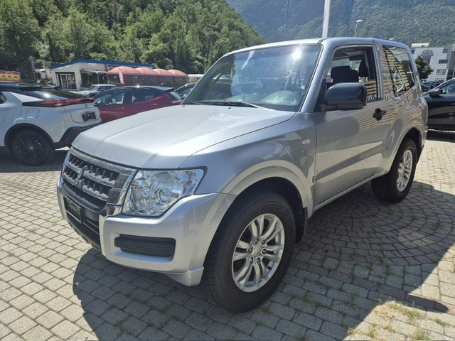 MITSUBISHI Pajero 3.2 DI-D Profi