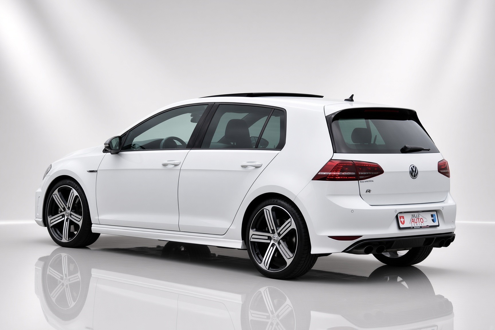 VW Golf 2.0 TSI R 4Motion DSG-showroom-element-2