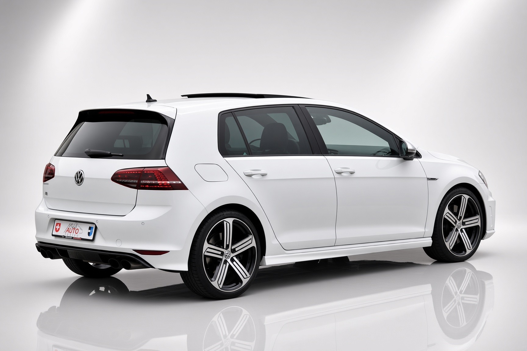 VW Golf 2.0 TSI R 4Motion DSG-image-4