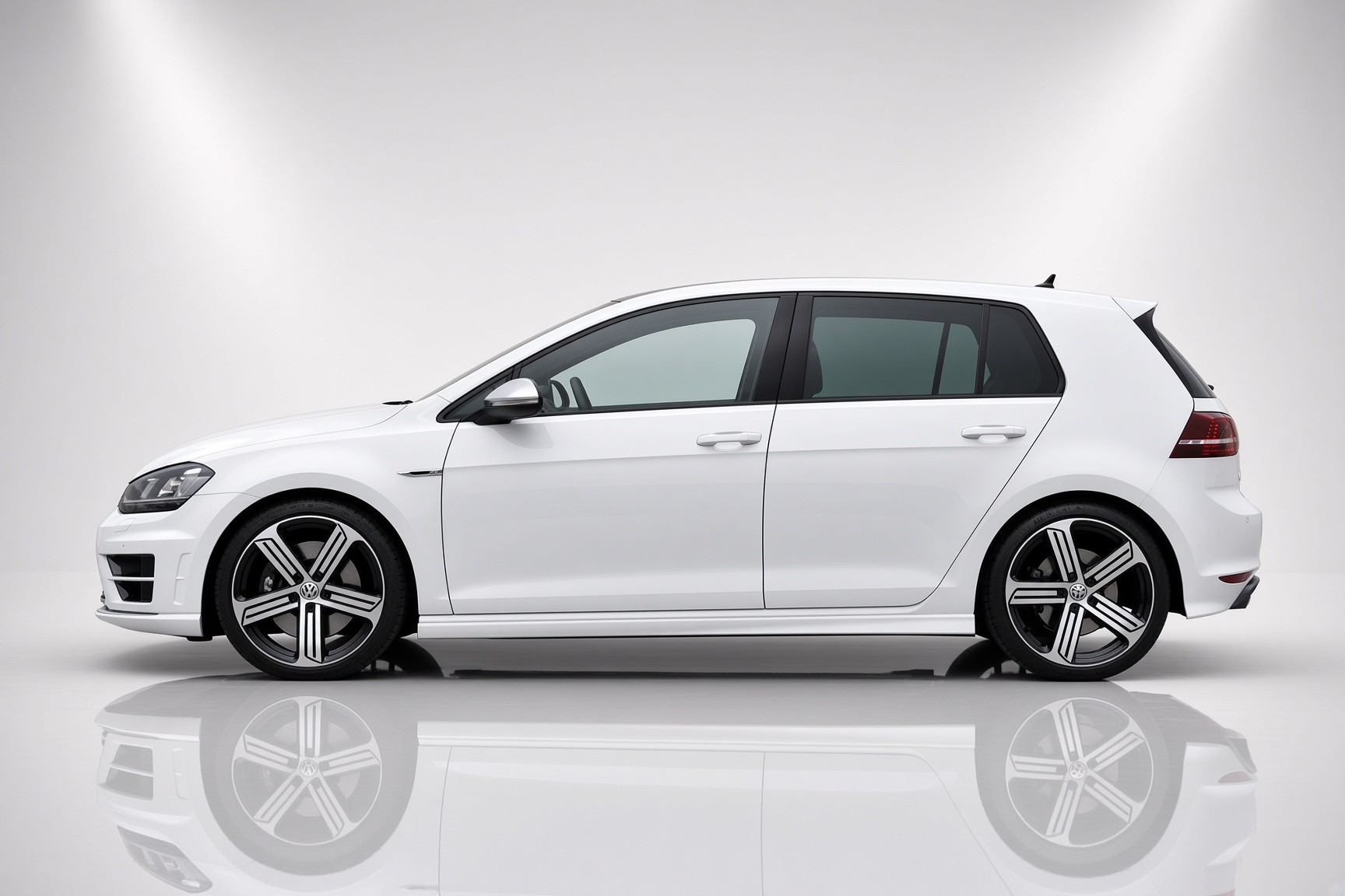 VW Golf 2.0 TSI R 4Motion DSG-showroom-element-1