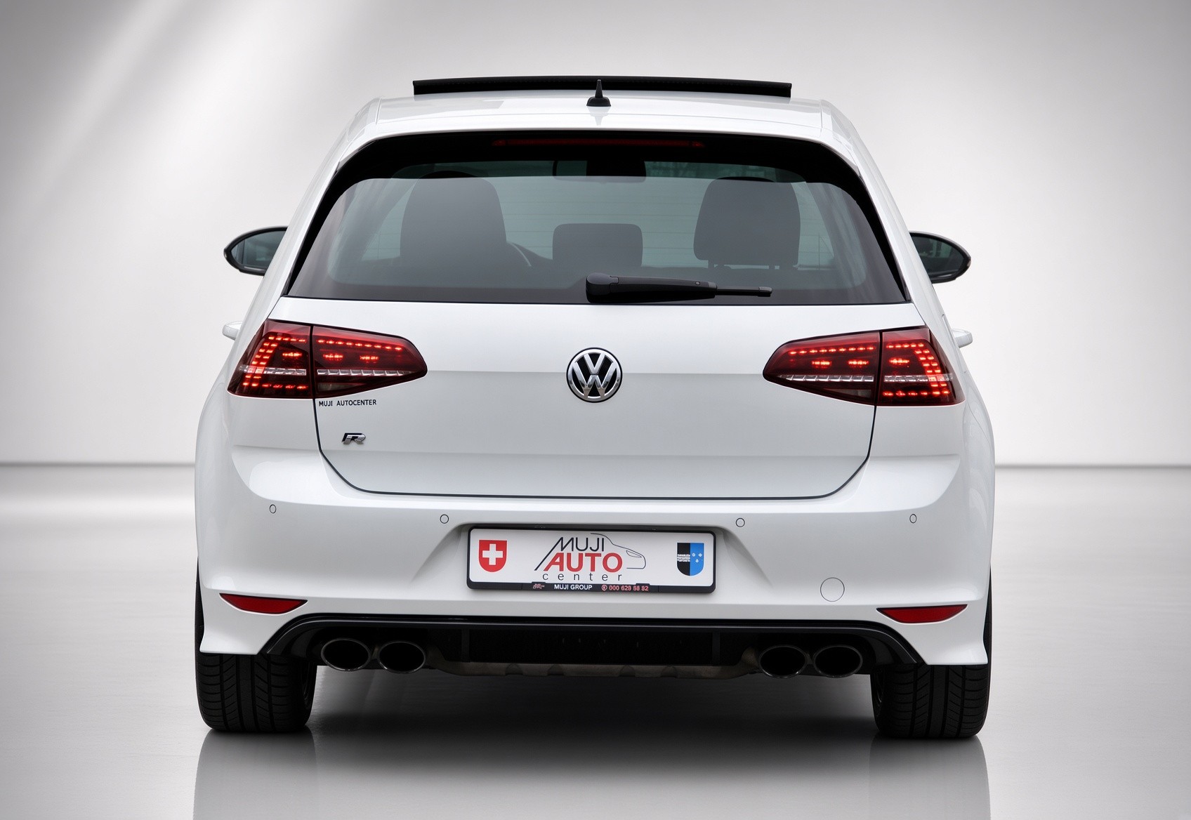 VW Golf 2.0 TSI R 4Motion DSG-showroom-element-3