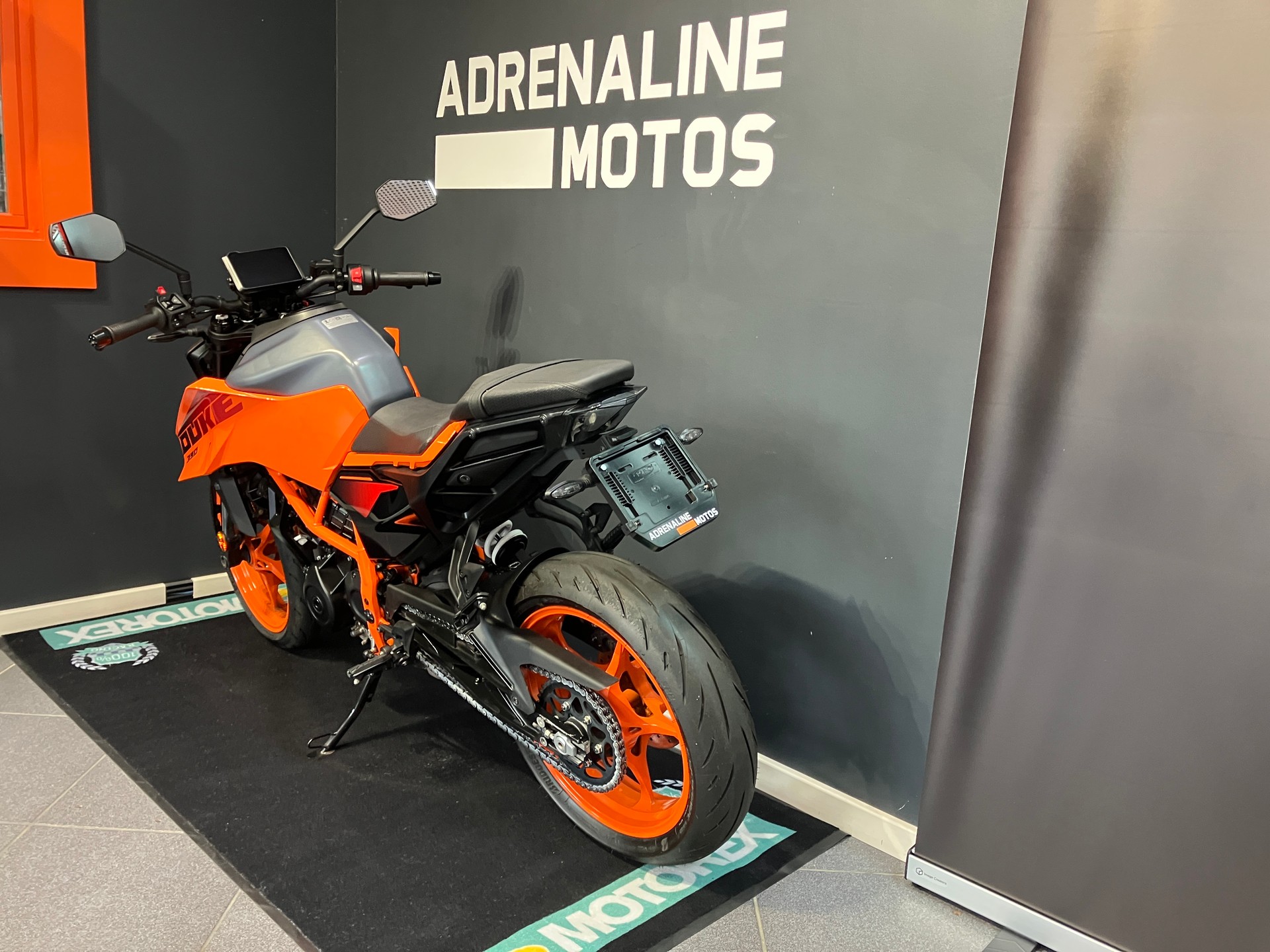 KTM 390 Duke-image-5
