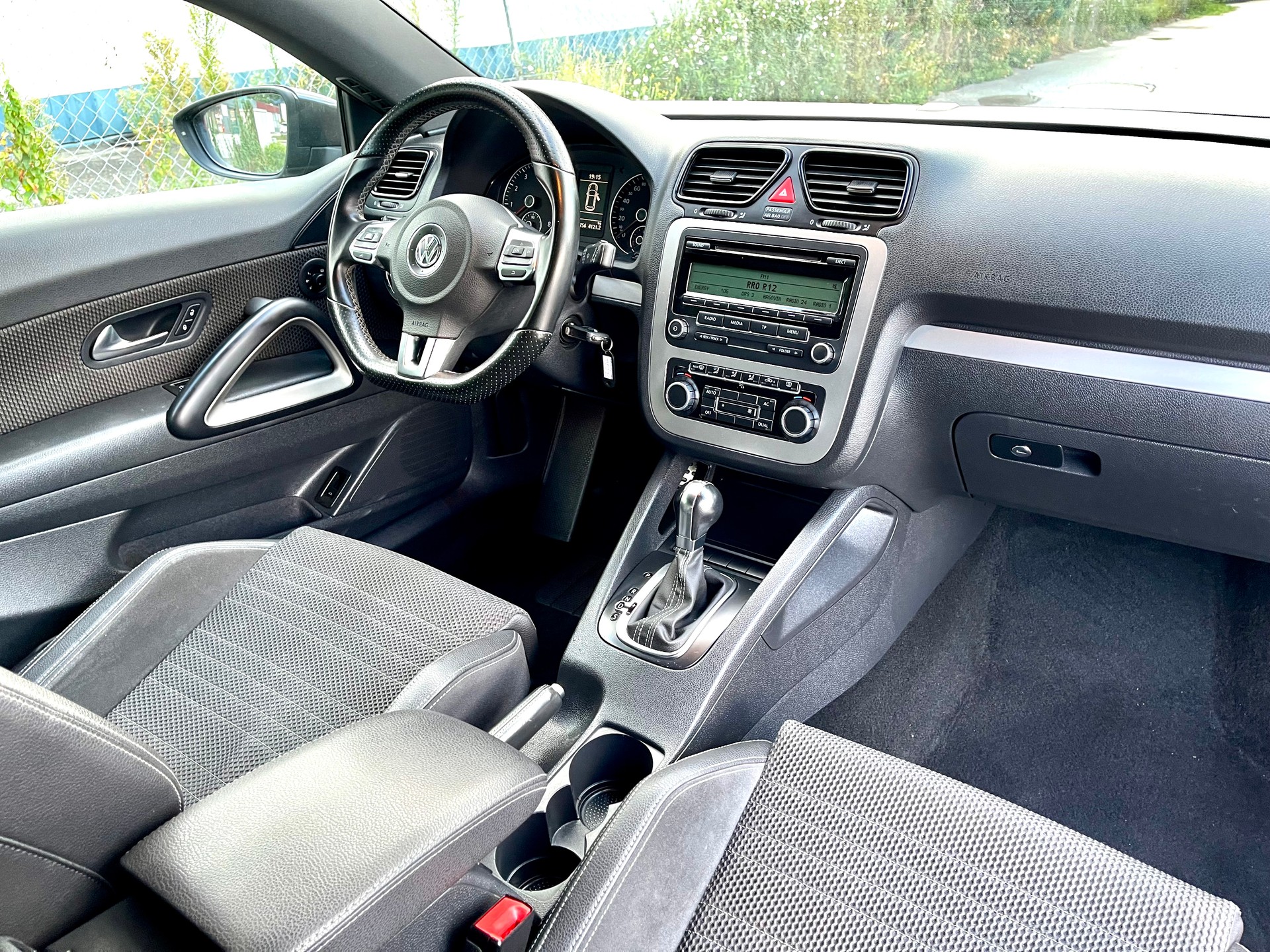 VW Scirocco 1.4 TSI DSG-showroom-element-1