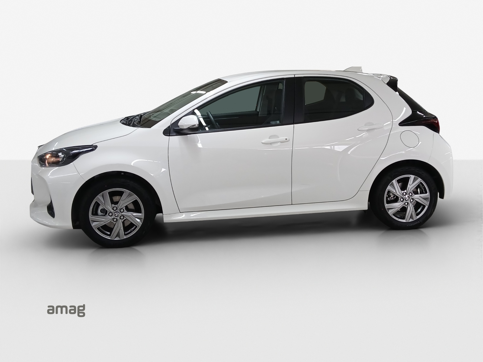 TOYOTA Yaris 1.5 Trend e-CVT-showroom-element-1