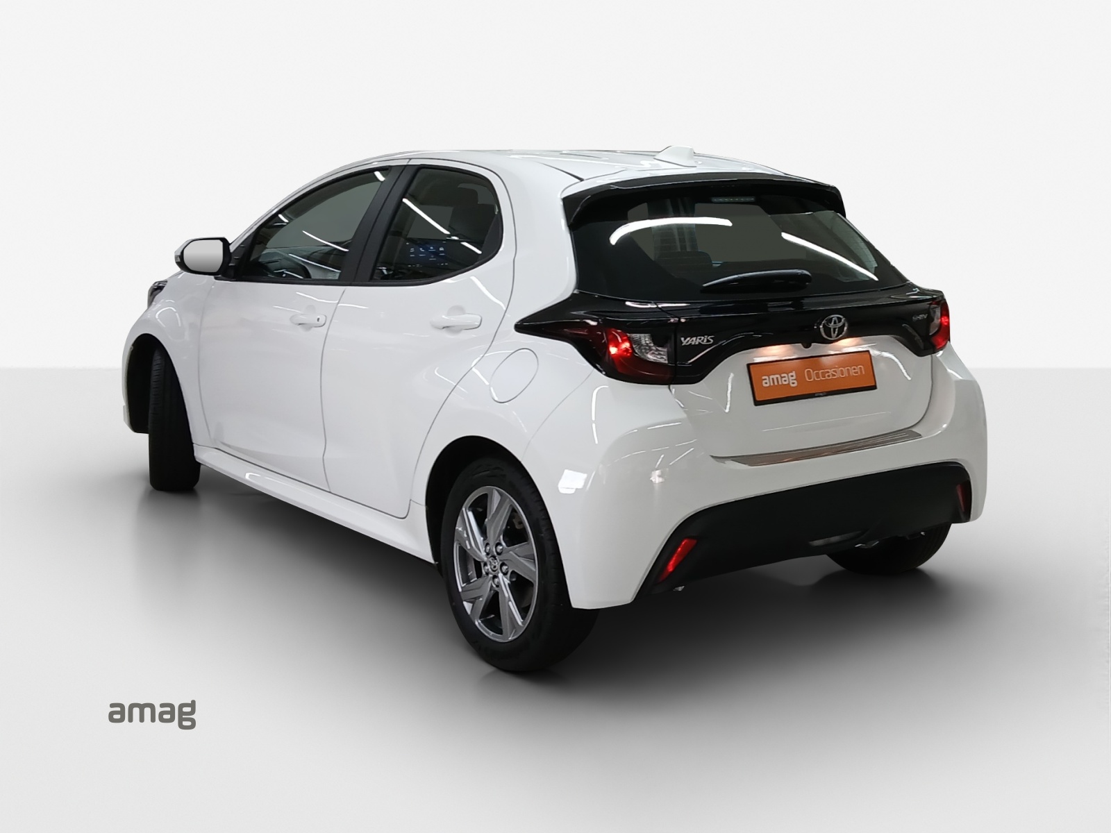 TOYOTA Yaris 1.5 Trend e-CVT-showroom-element-2