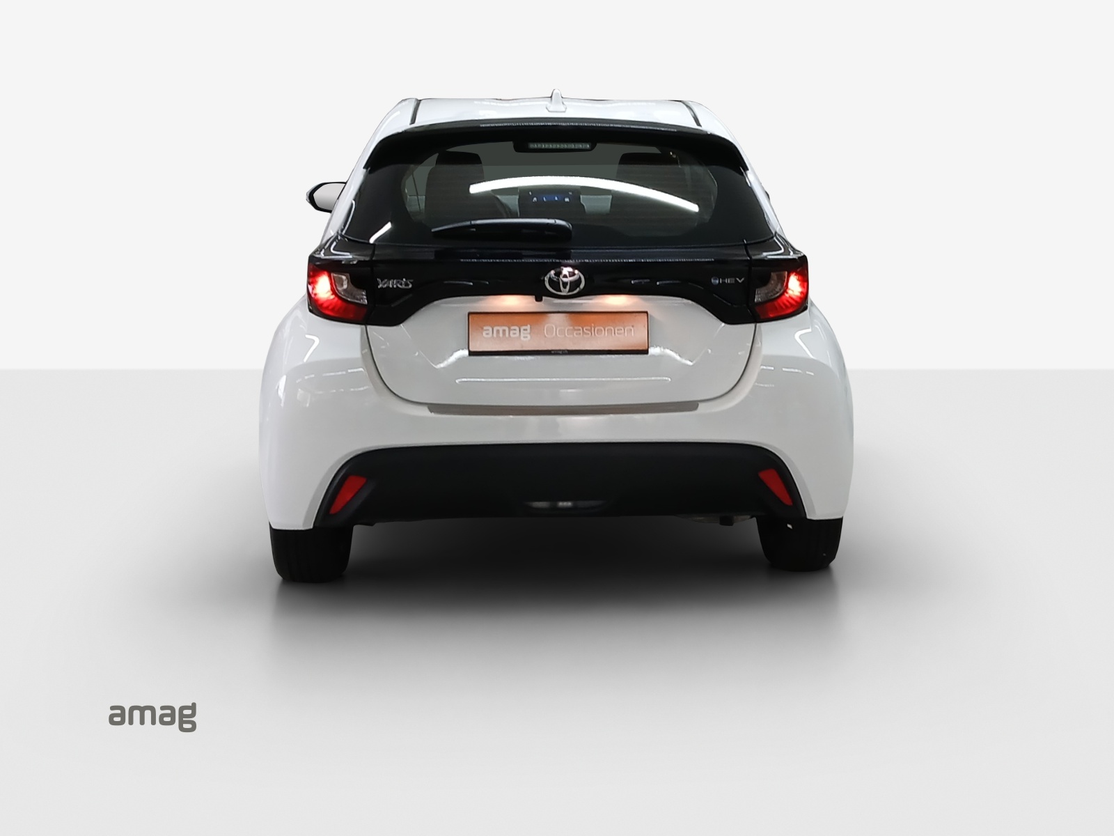 TOYOTA Yaris 1.5 Trend e-CVT-showroom-element-3