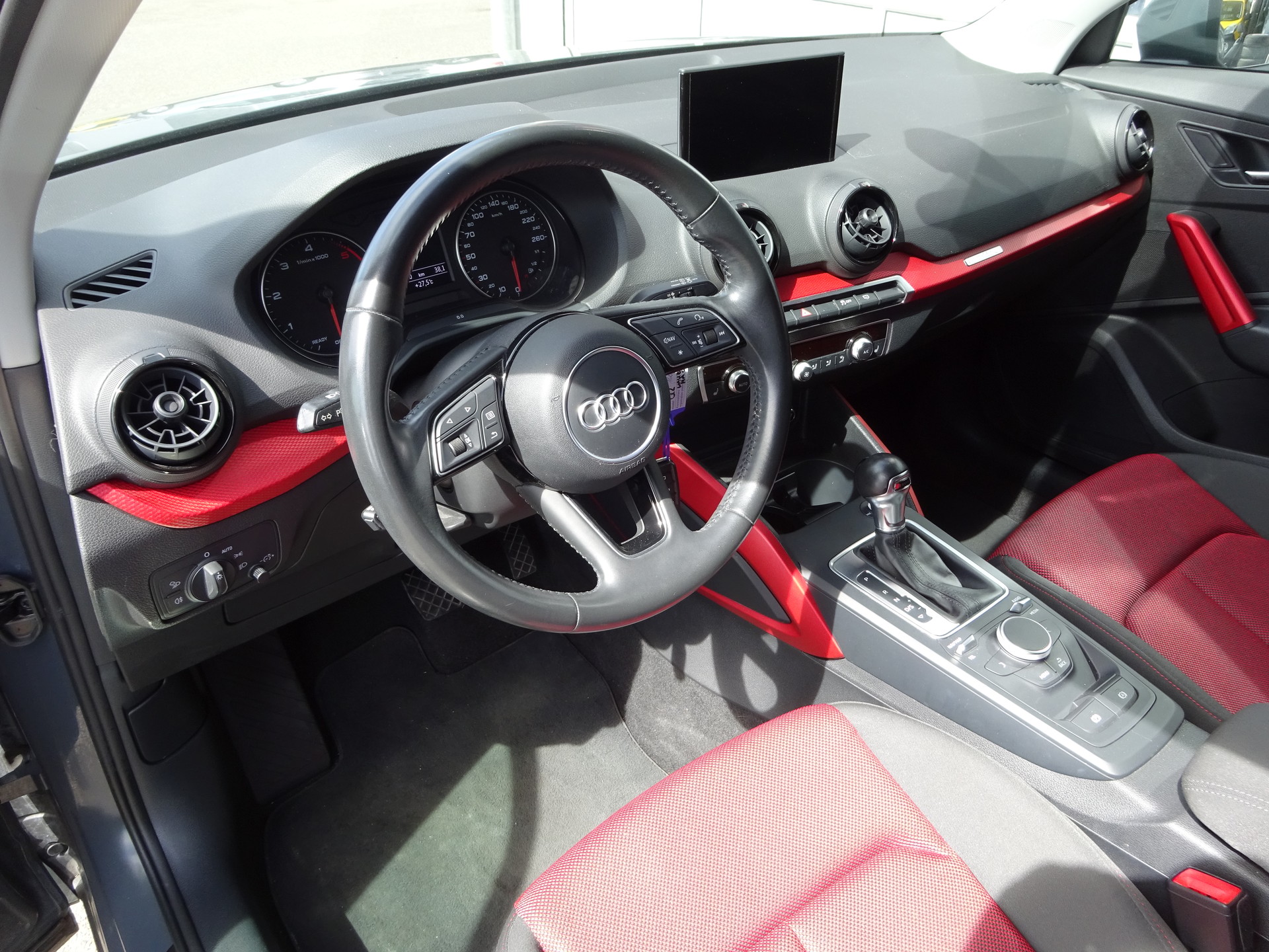 AUDI Q2 2.0 TDI sport quattro S-tronic-image-6