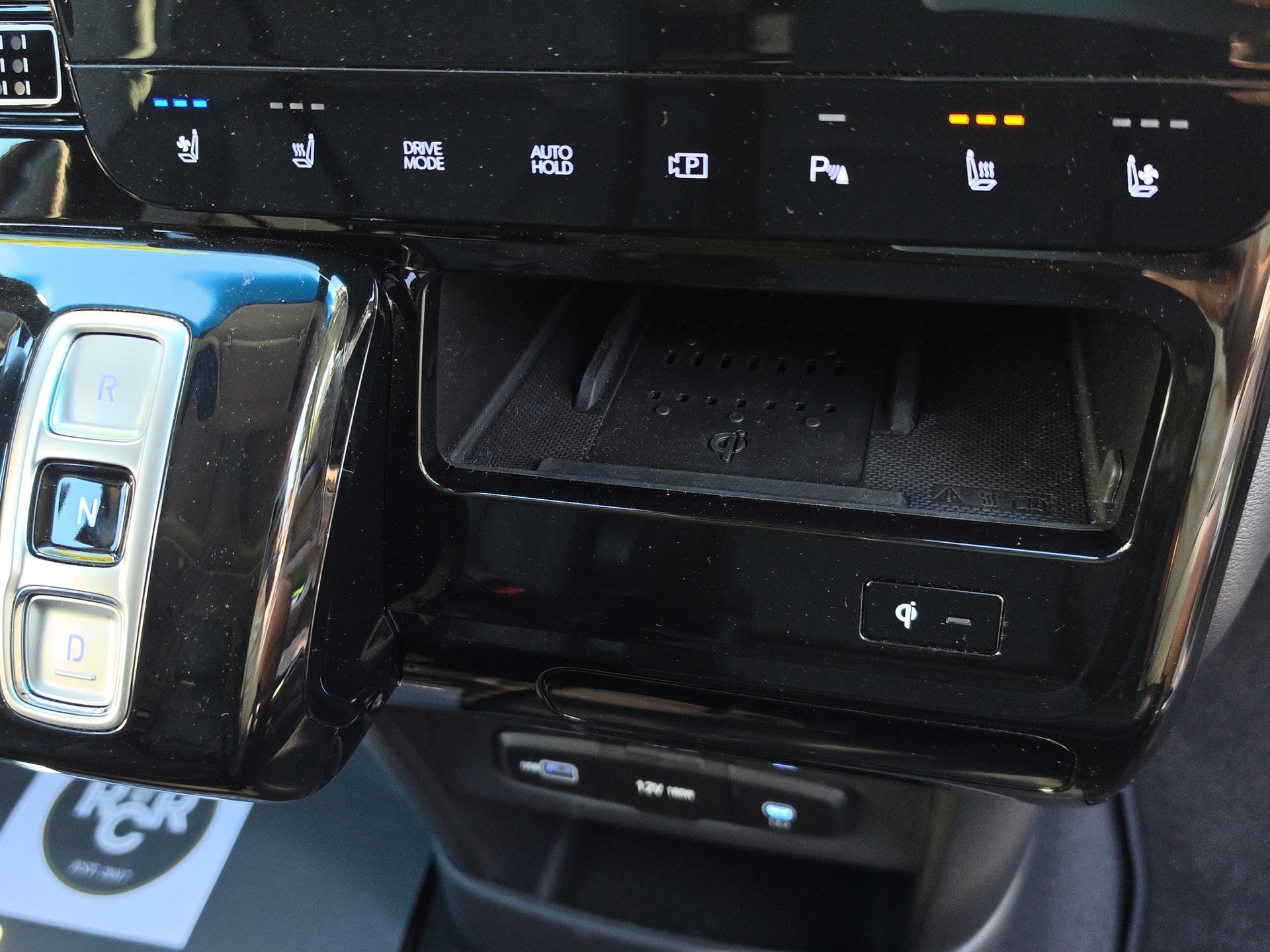 HYUNDAI Staria Wagon 1.6 GDi HEV Vertex-image-29