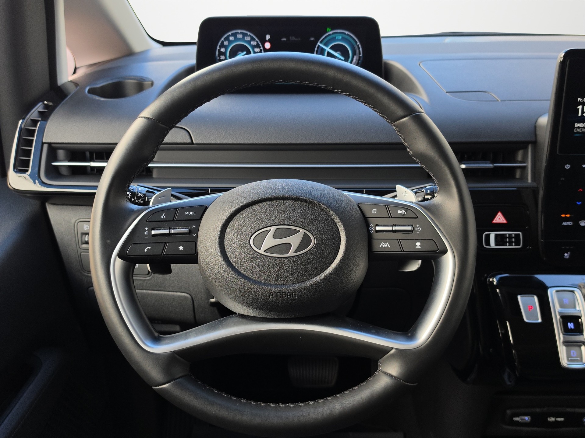 HYUNDAI Staria Wagon 1.6 GDi HEV Vertex-image-20