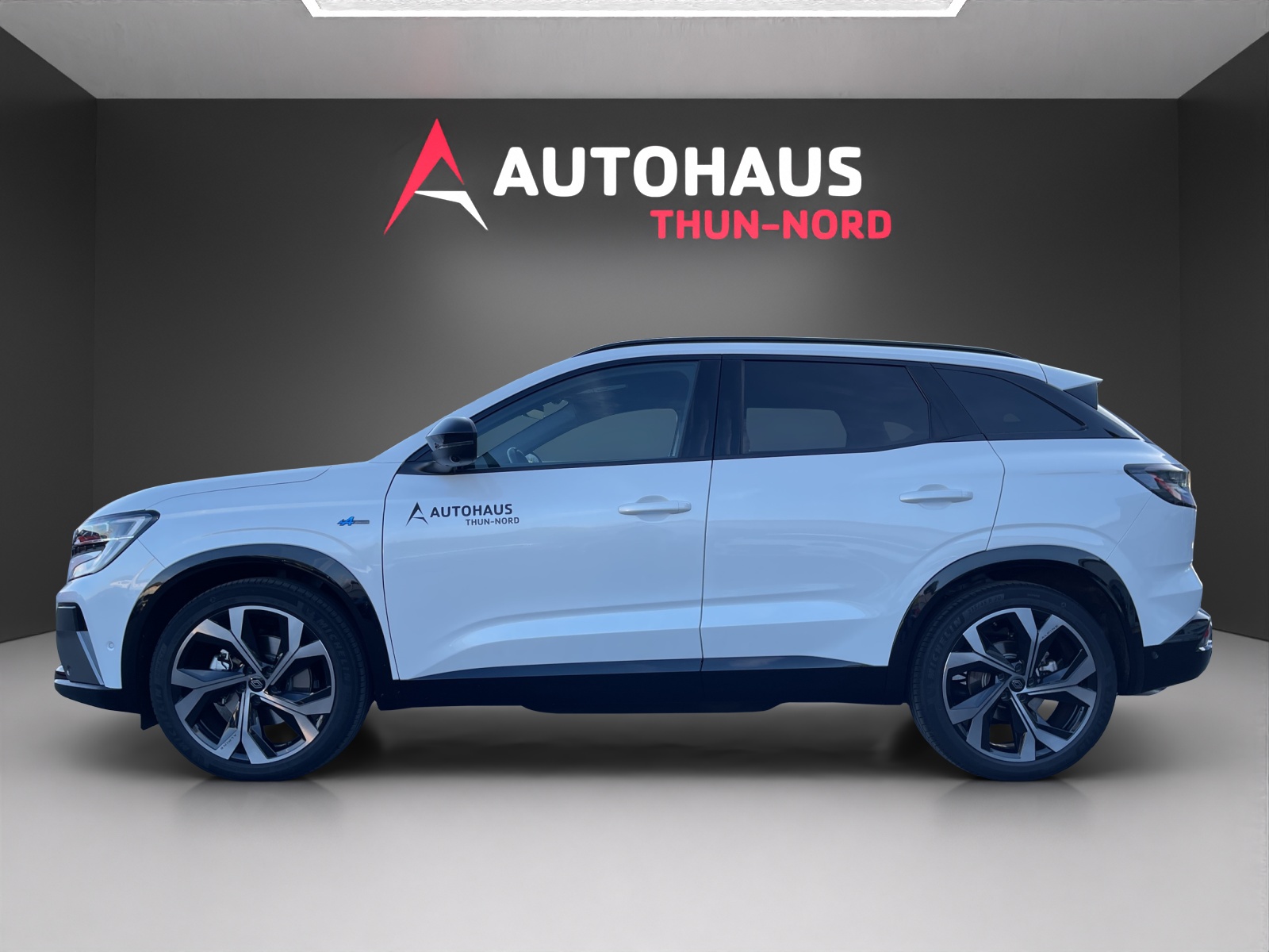 RENAULT Austral 1.2 E-Tech iconic esprit Alpine-showroom-element-1