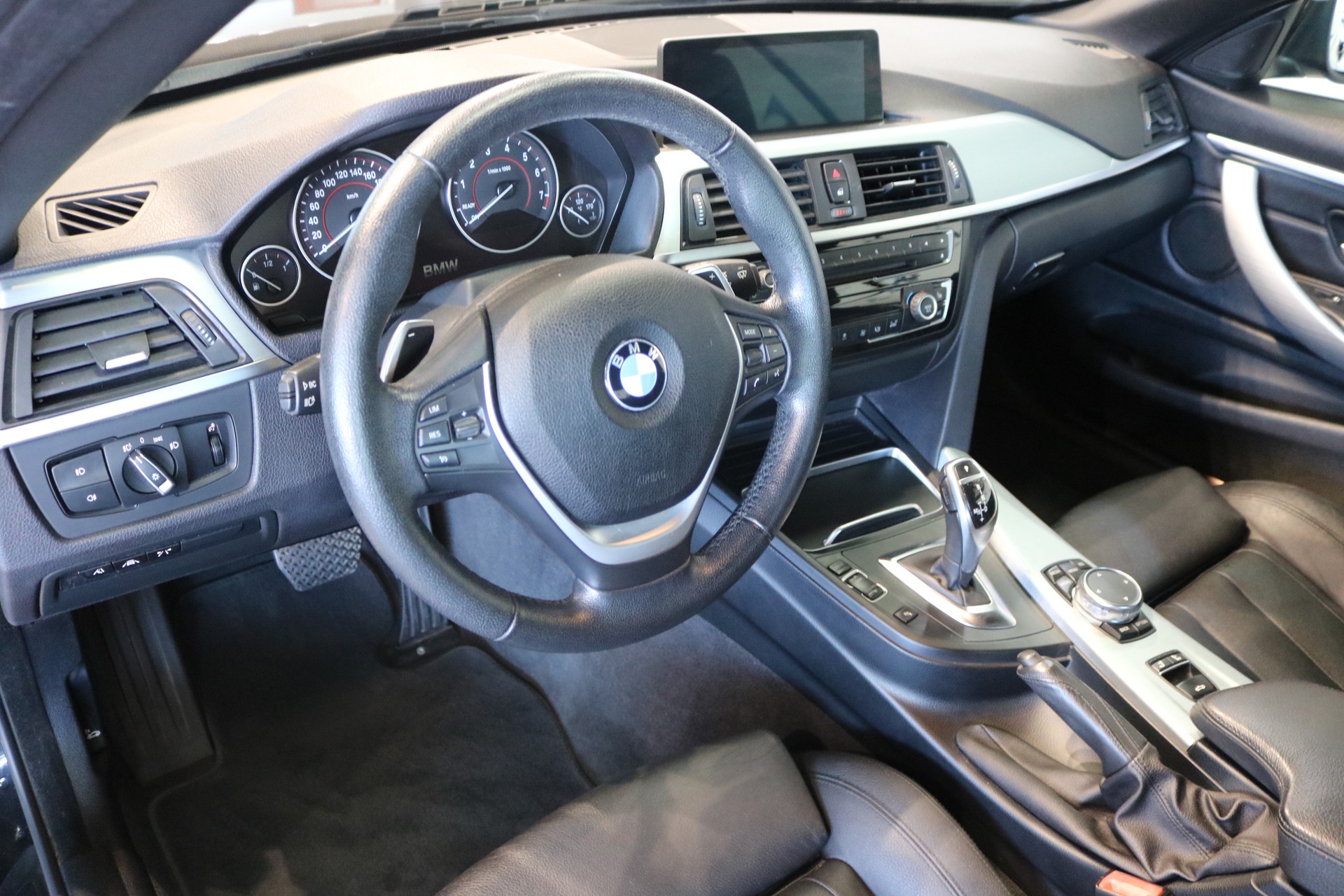 BMW 428i Cabriolet xDrive Steptronic-image-35