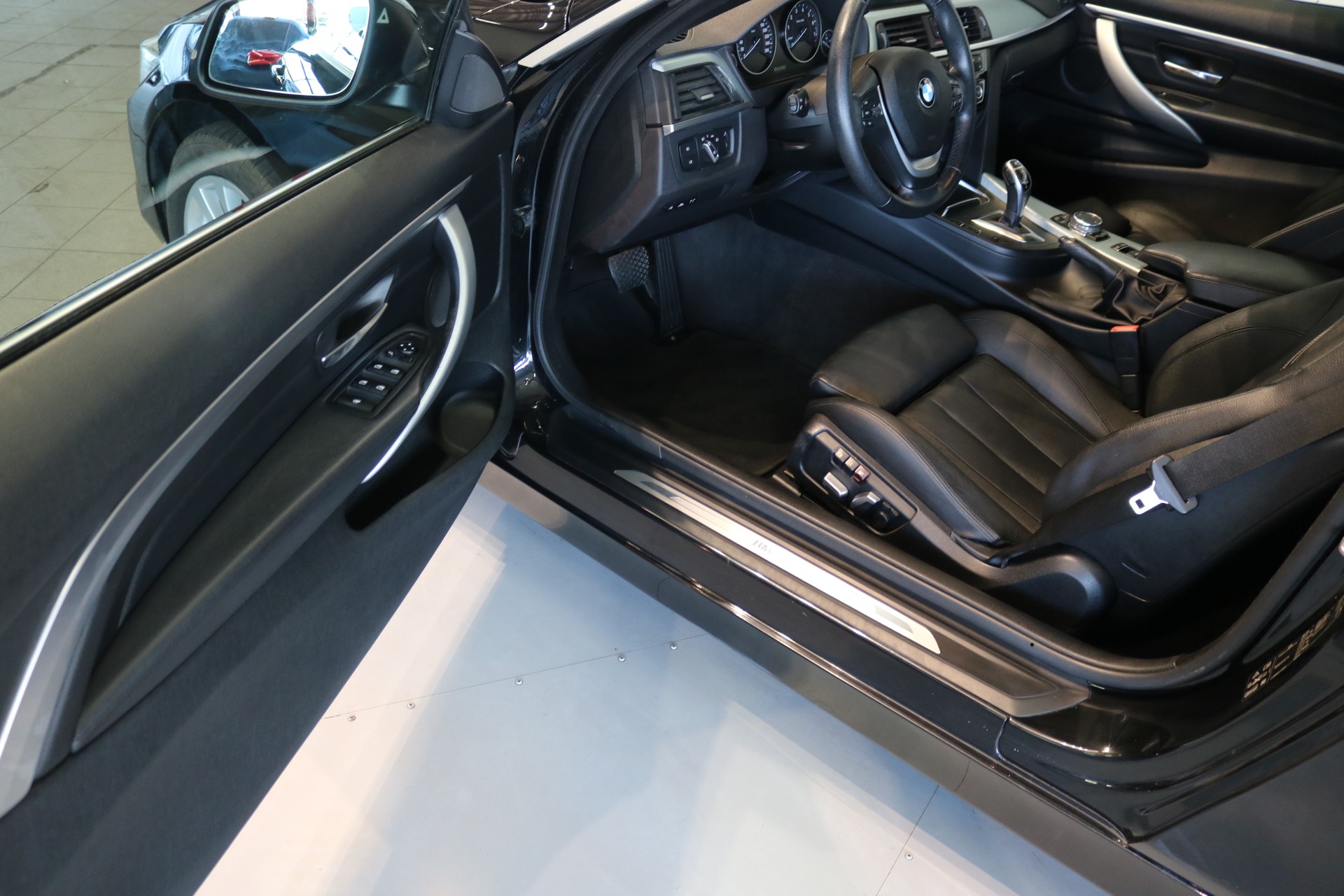 BMW 428i Cabriolet xDrive Steptronic-image-33