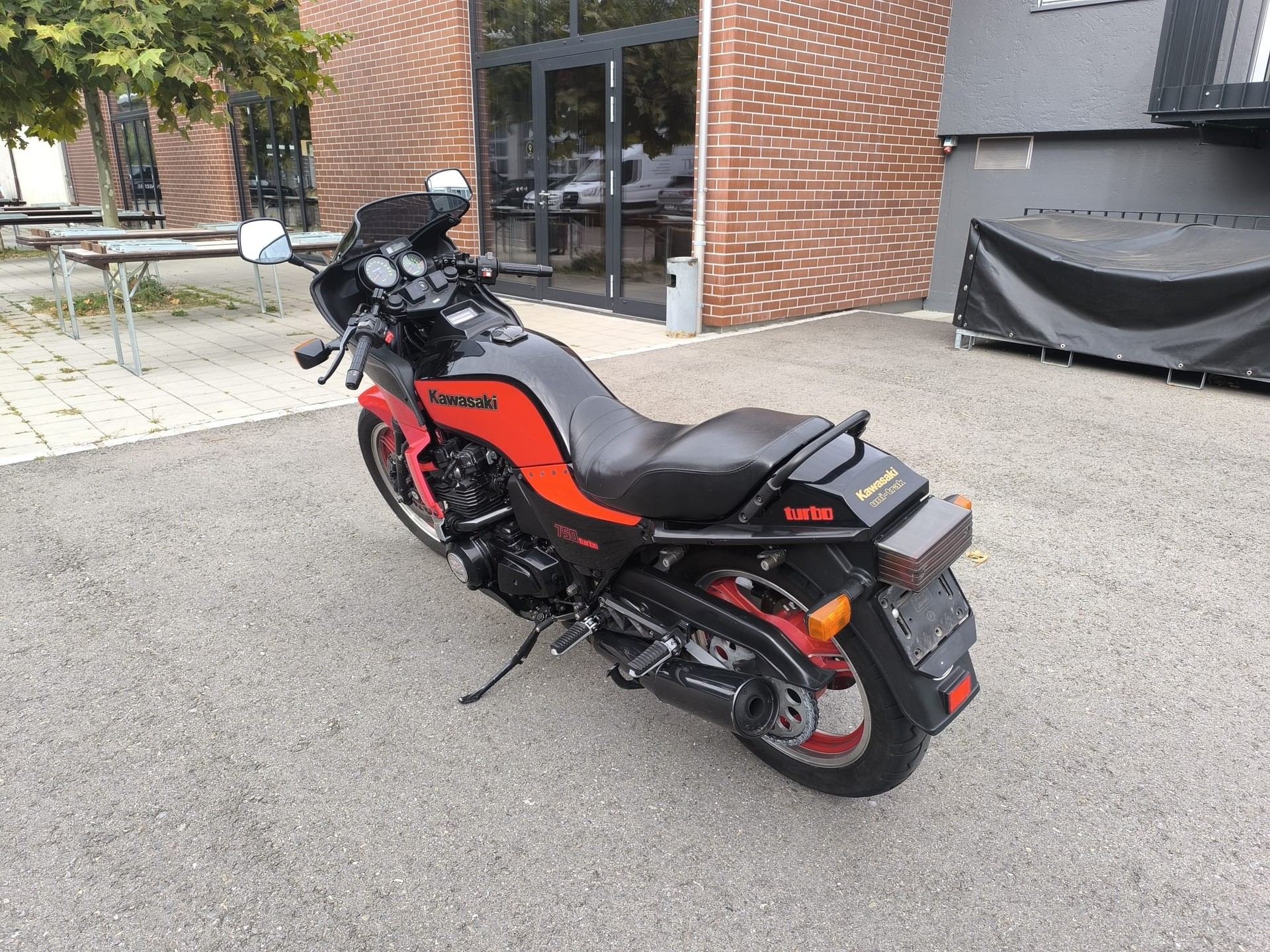 KAWASAKI ZX 750 Turbo-image-5