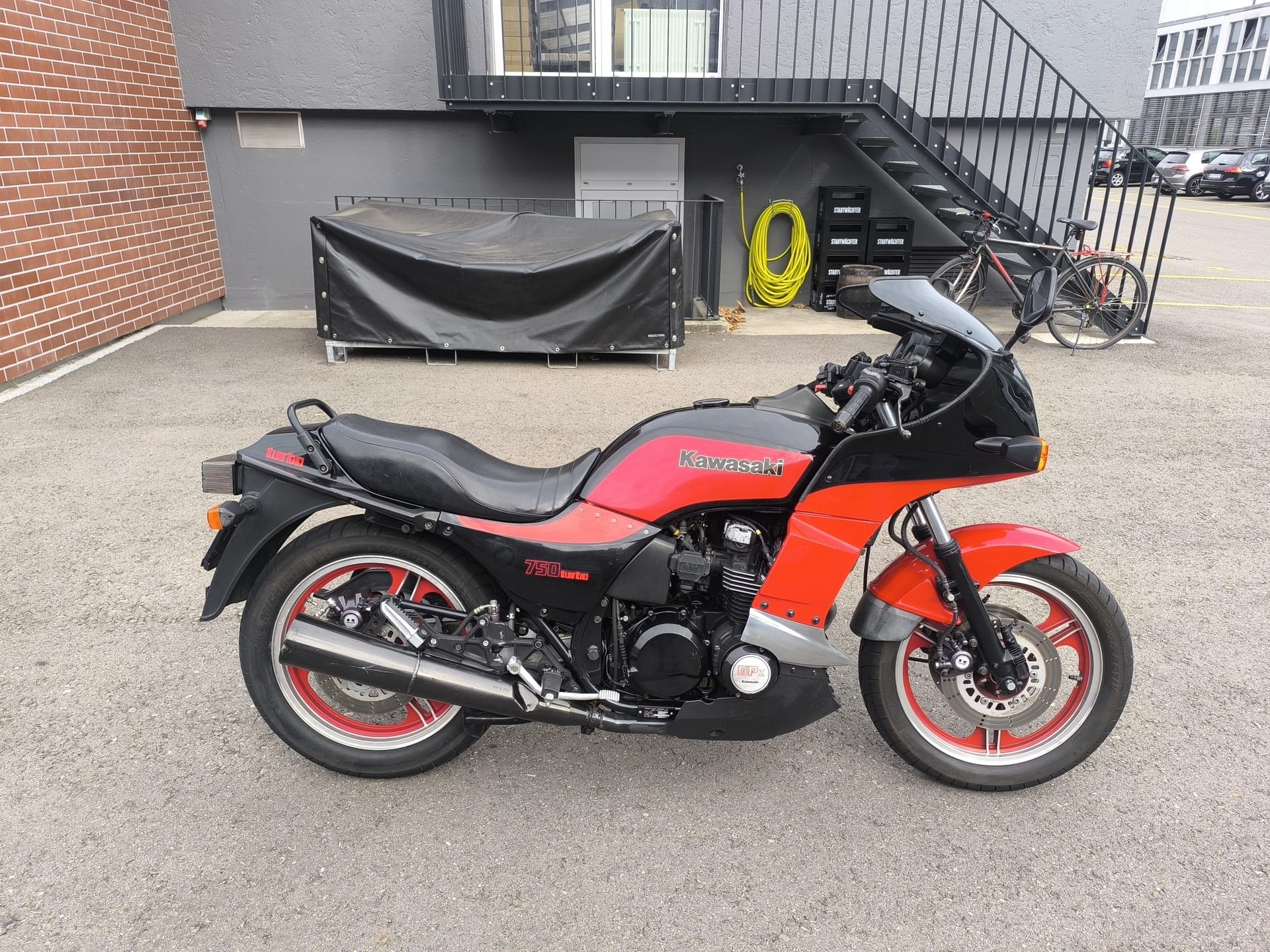 KAWASAKI ZX 750 Turbo-image-1