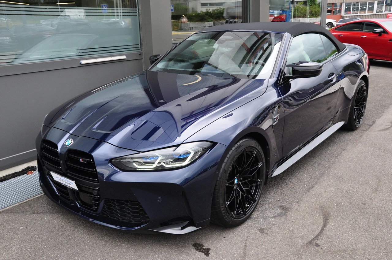 BMW M4 Cabrio Competition M xDrive-showroom-element-2