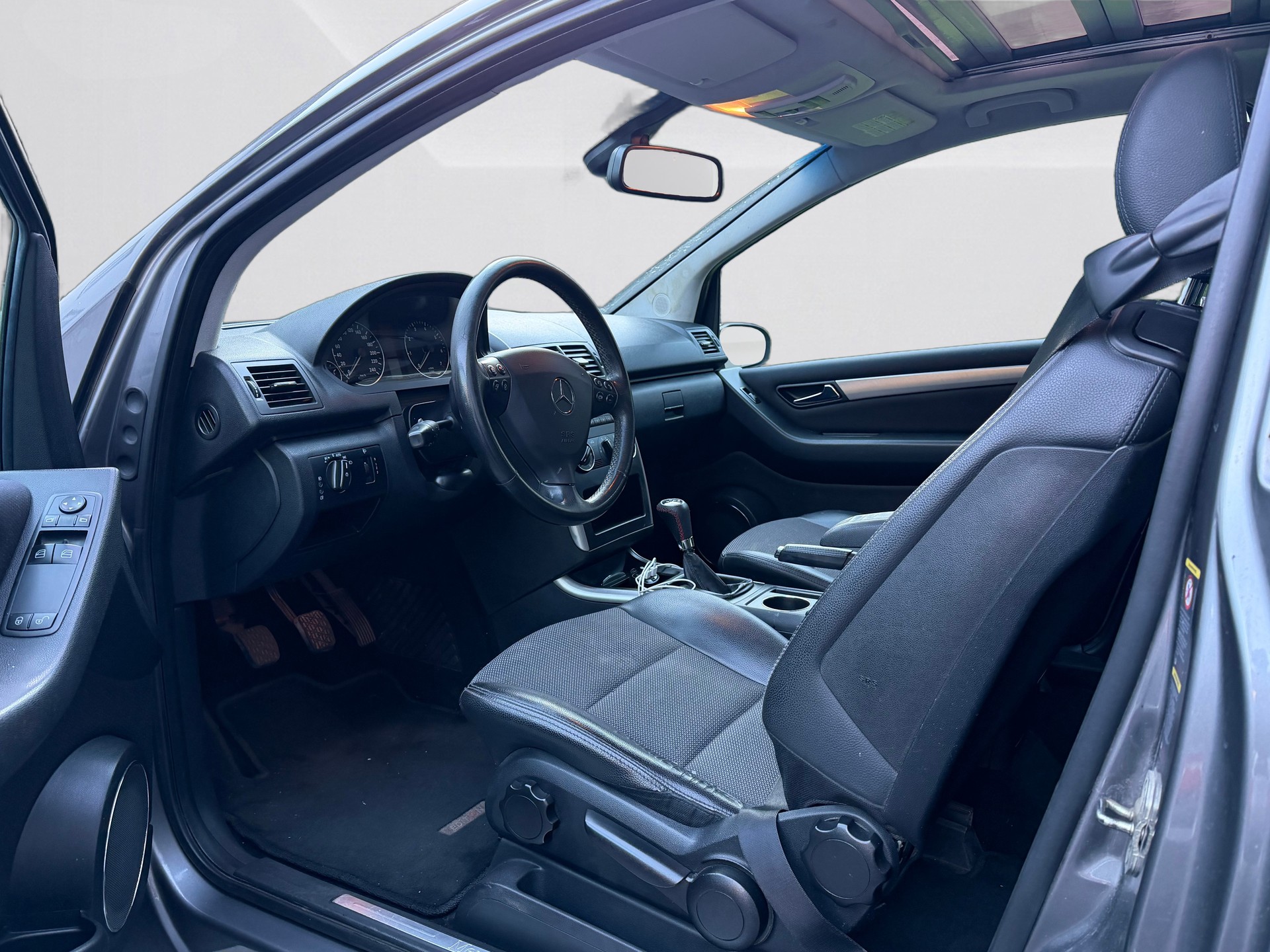 MERCEDES-BENZ A 150 Classic-image-10