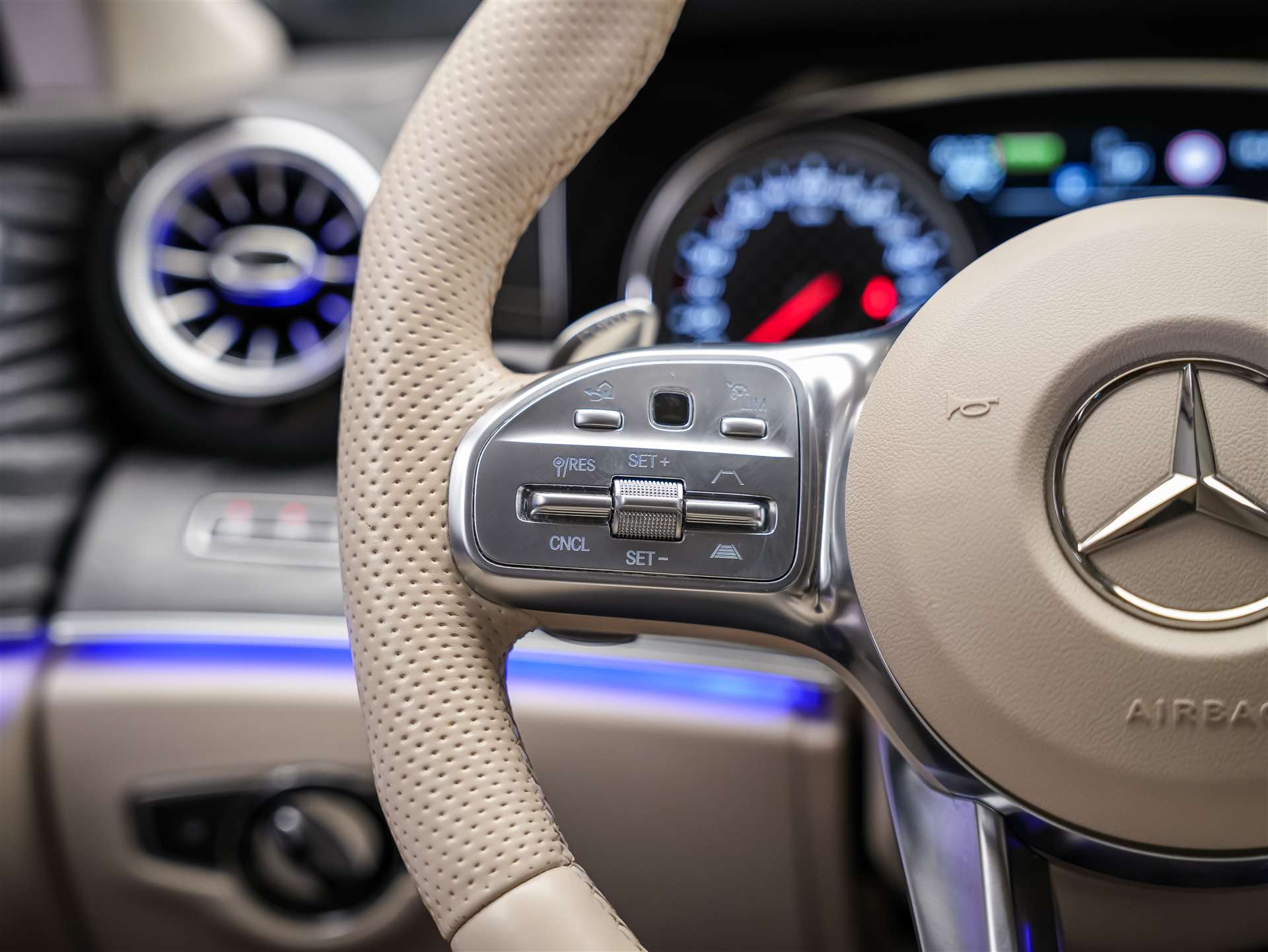 MERCEDES-BENZ CLS 53 AMG 4 Matic+ Edition1 *Massage*Panorama*Head Up*-image-29