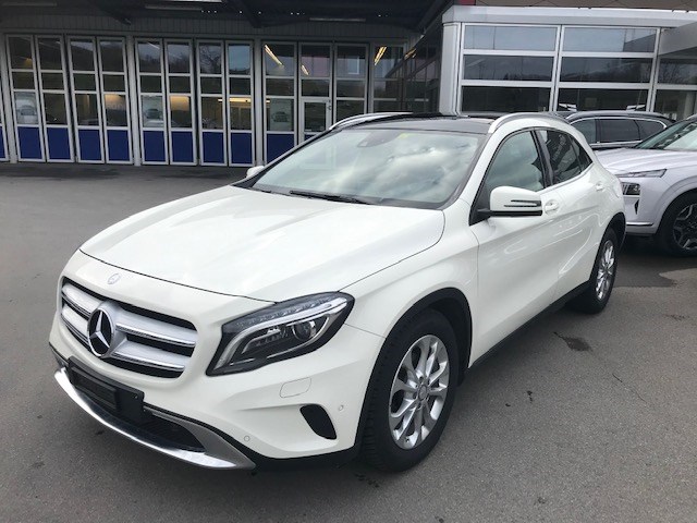 MERCEDES-BENZ GLA 220 CDI Urban 7G-DCT-showroom-element-1
