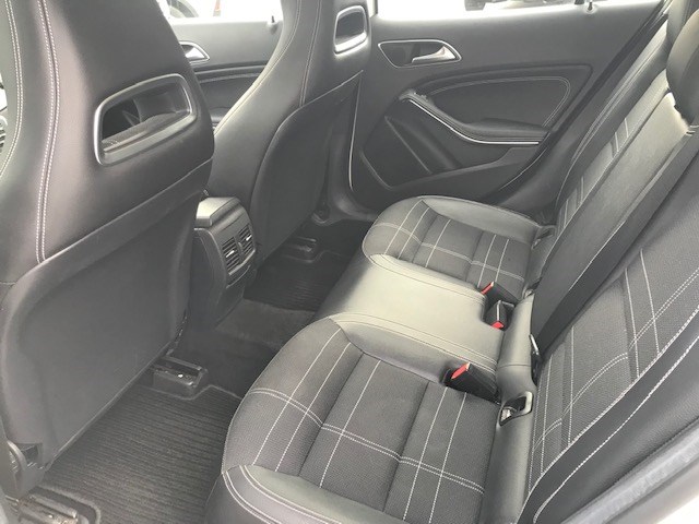 MERCEDES-BENZ GLA 220 CDI Urban 7G-DCT-image-9