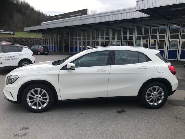 MERCEDES-BENZ GLA 220 CDI Urban 7G-DCT-showroom-element-3