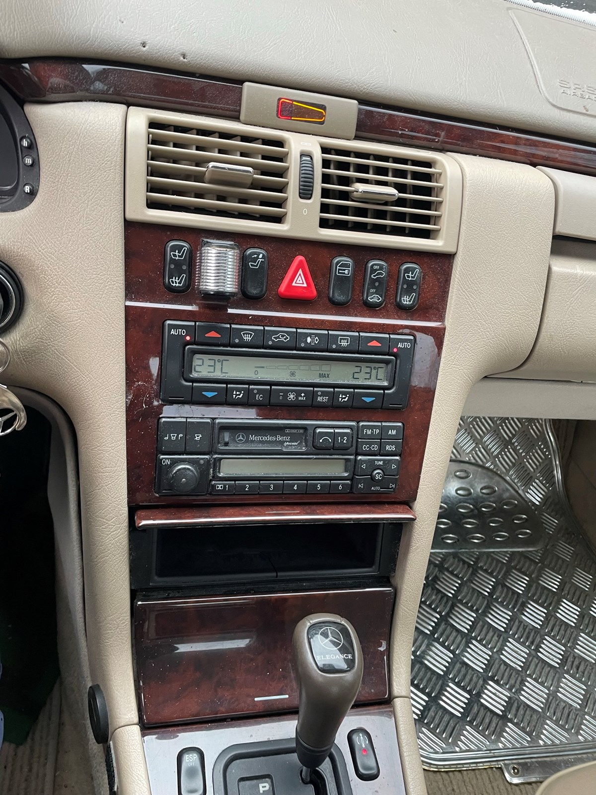 MERCEDES-BENZ E 420-image-3