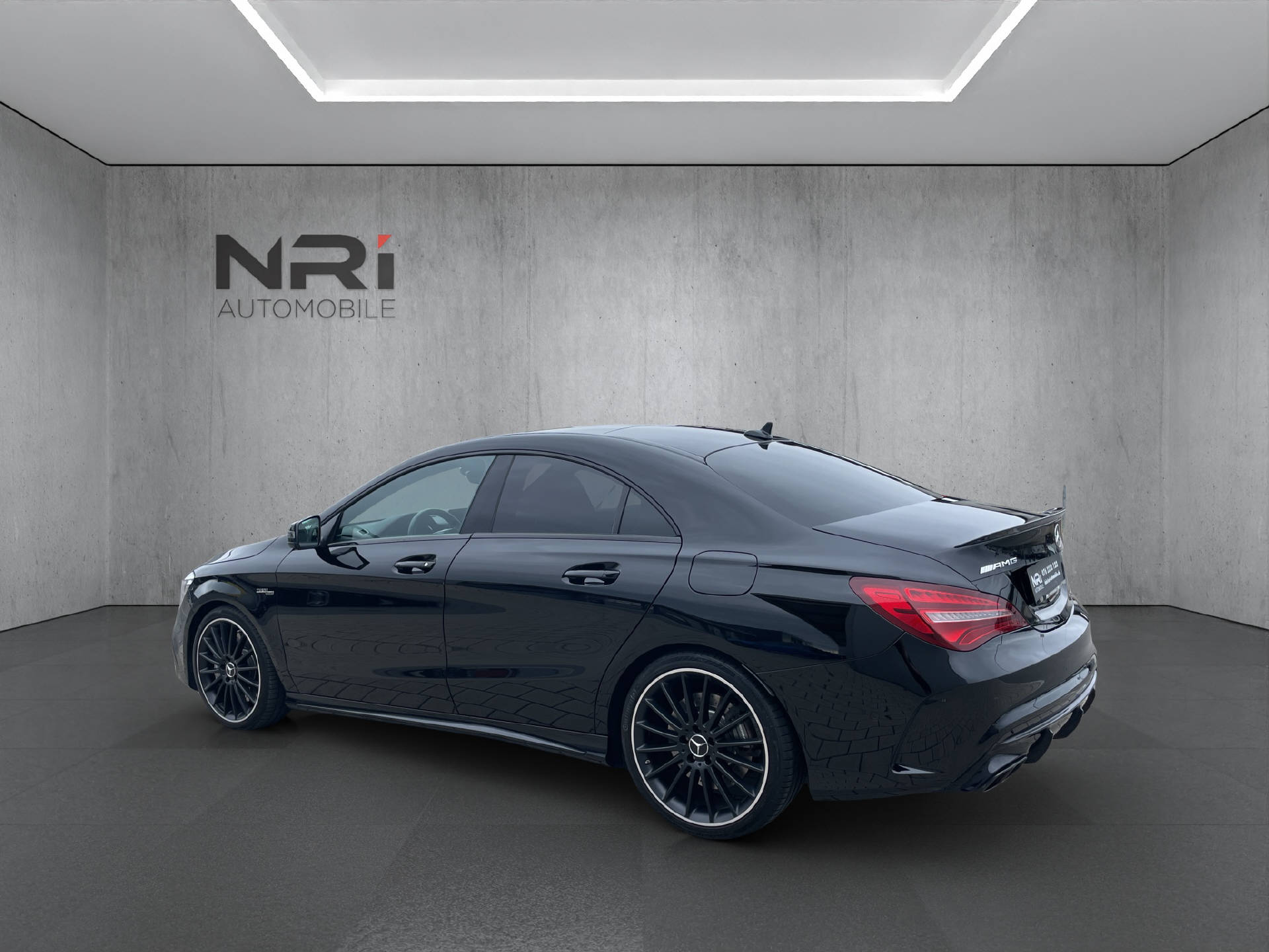 MERCEDES-BENZ CLA 45 AMG 4m-image-5