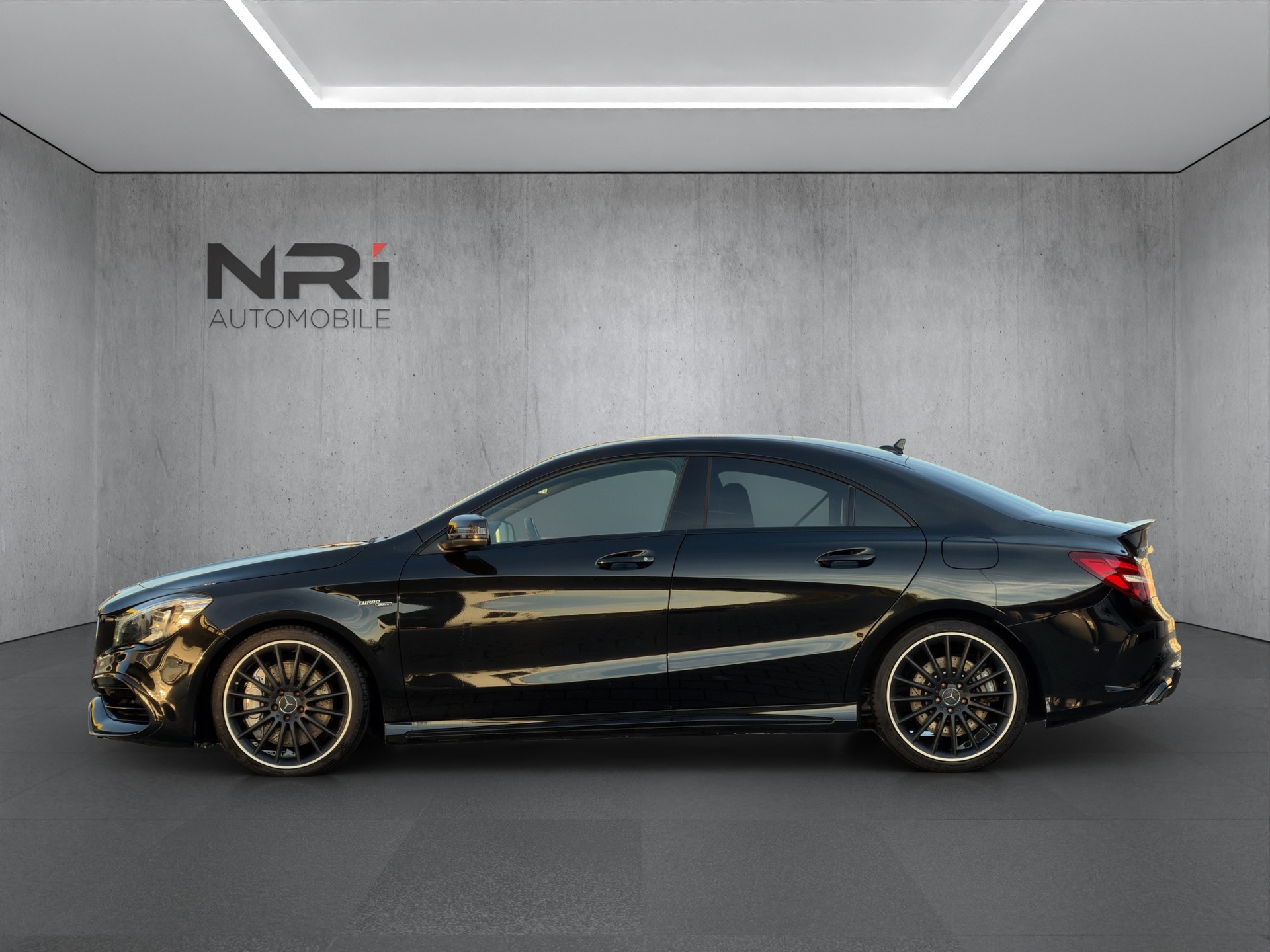 MERCEDES-BENZ CLA 45 AMG 4m-image-7