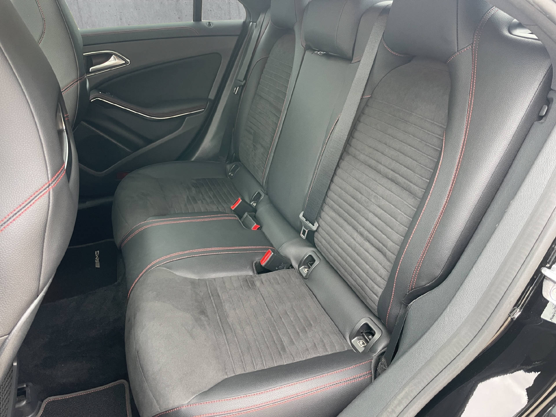 MERCEDES-BENZ CLA 45 AMG 4m-image-12