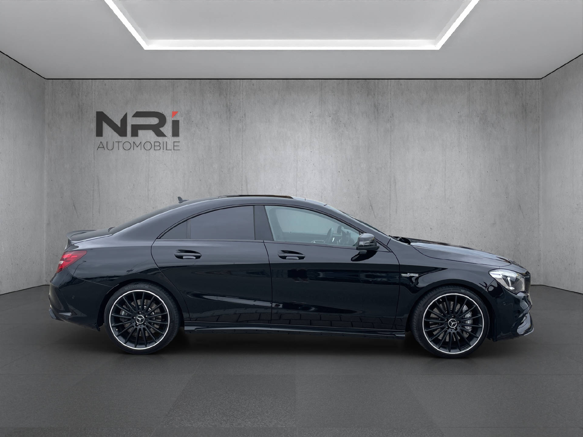 MERCEDES-BENZ CLA 45 AMG 4m-image-7