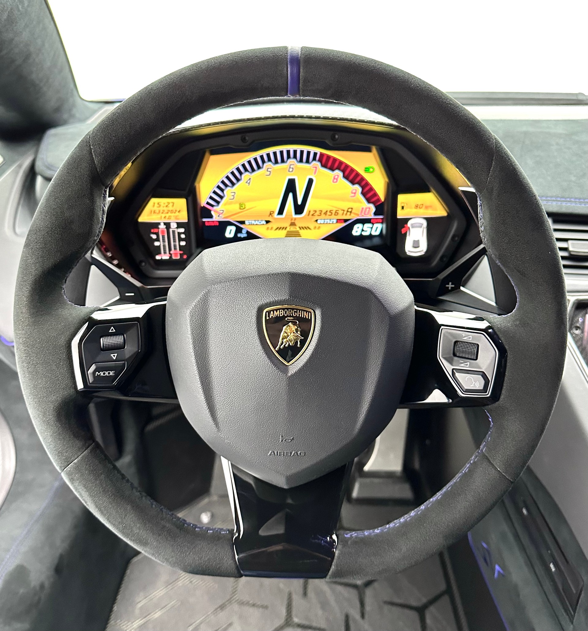 LAMBORGHINI Aventador LP750-4 Superveloce Coupé E-Gear-image-14