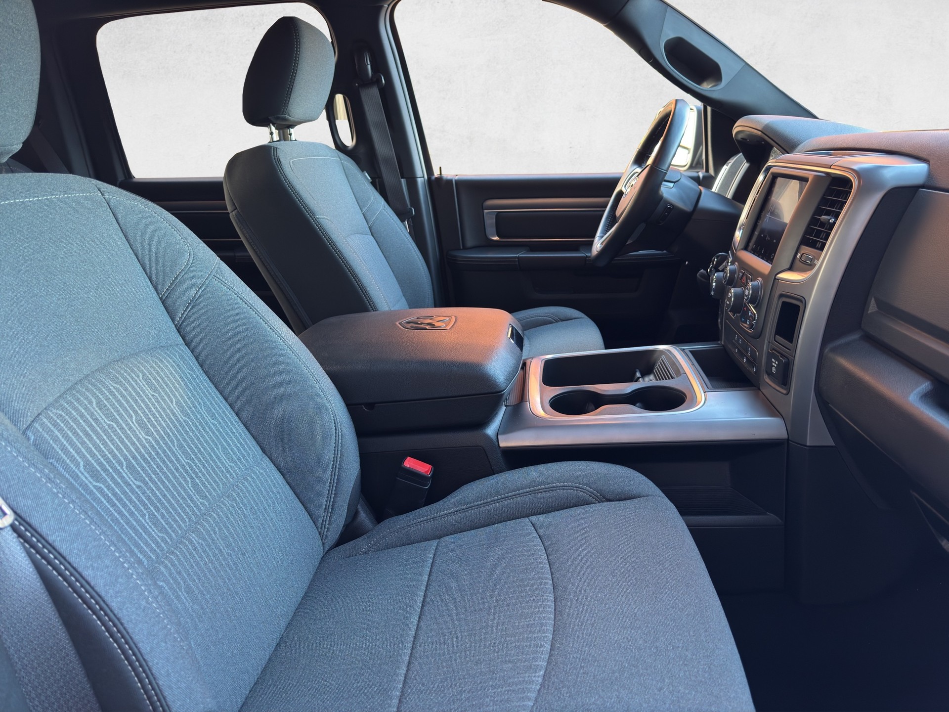 DODGE 5.7 HEMI 1500 Crew Cab Warlock 4x4-image-13