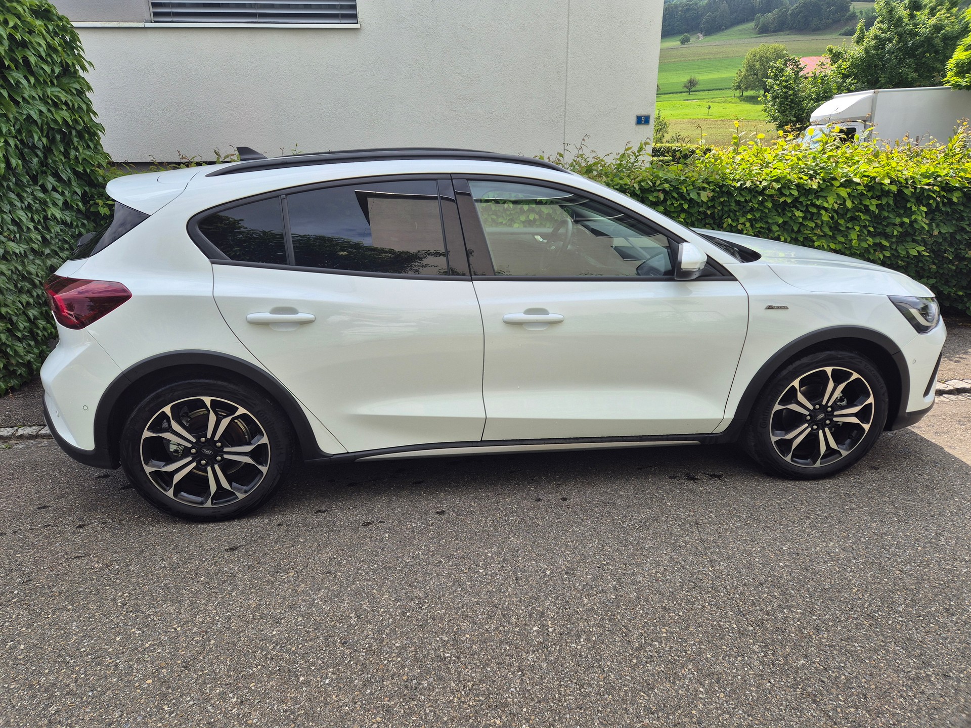 FORD Focus 1.0 MHEV Active X Automatic-showroom-element-3