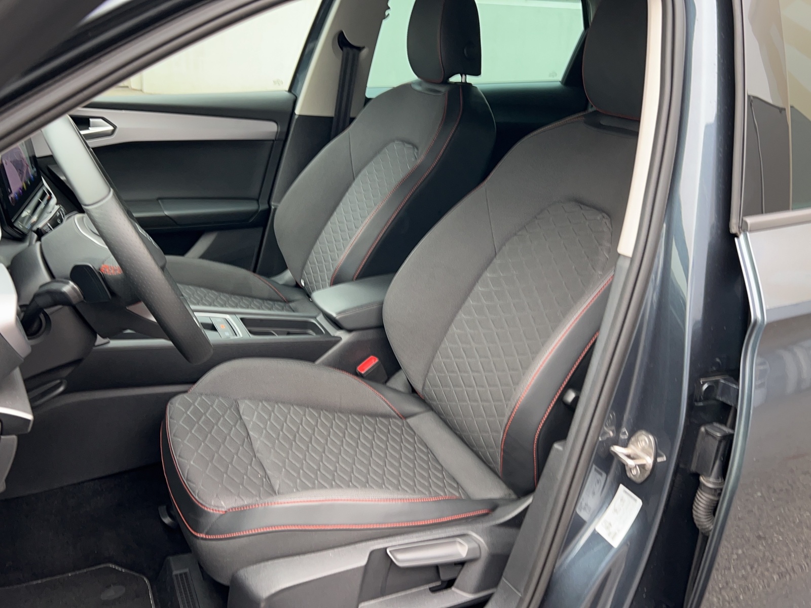 SEAT Leon ST 1.5 eTSI 150 FR DSG-image-9