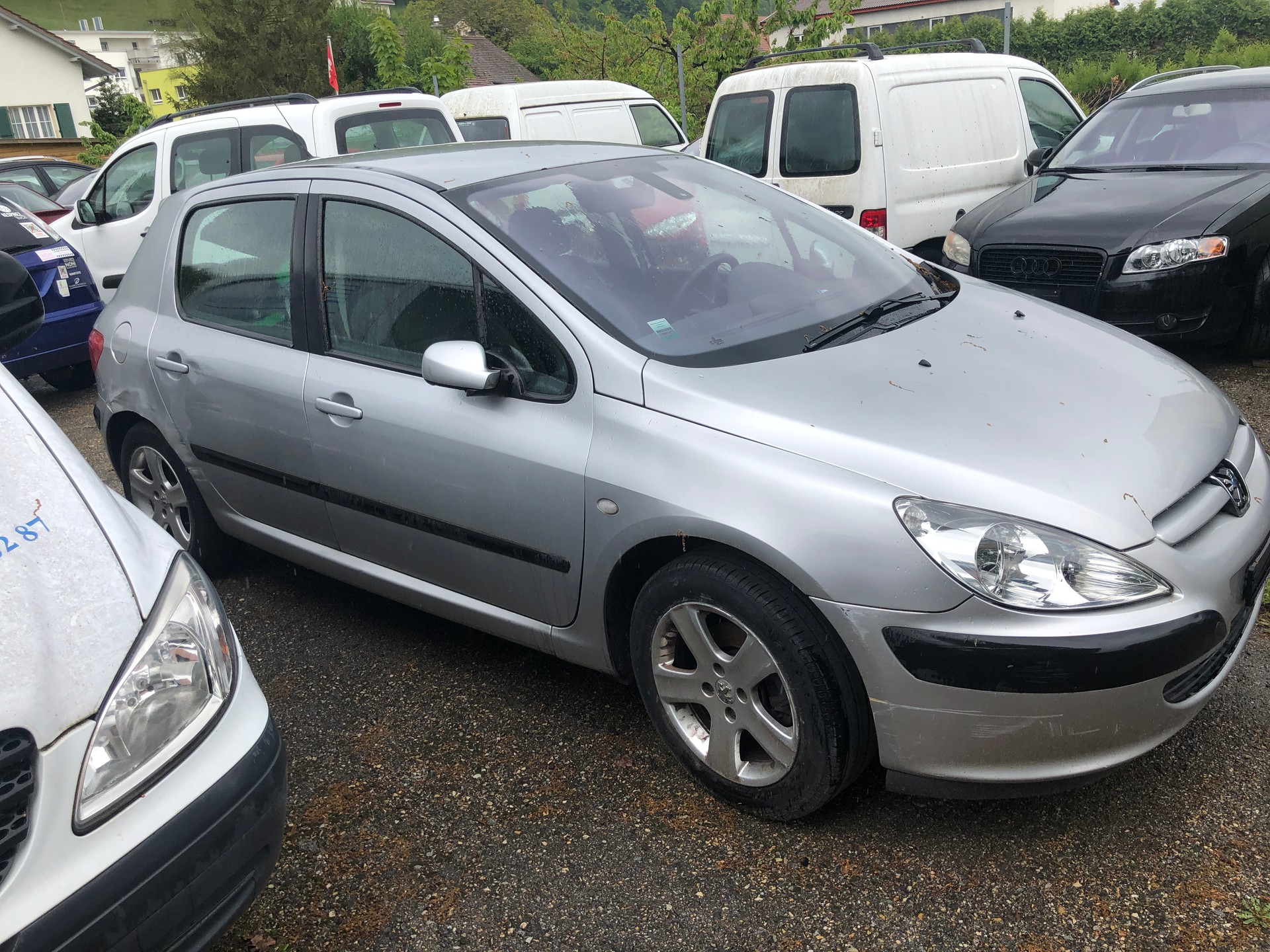 PEUGEOT 307 2.0 16V XT-image-9