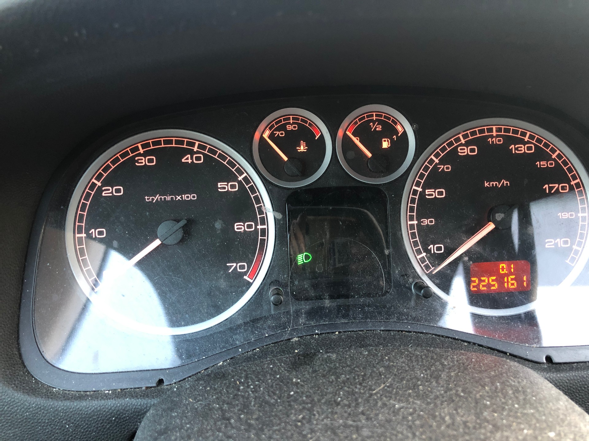 PEUGEOT 307 2.0 16V XT-image-10