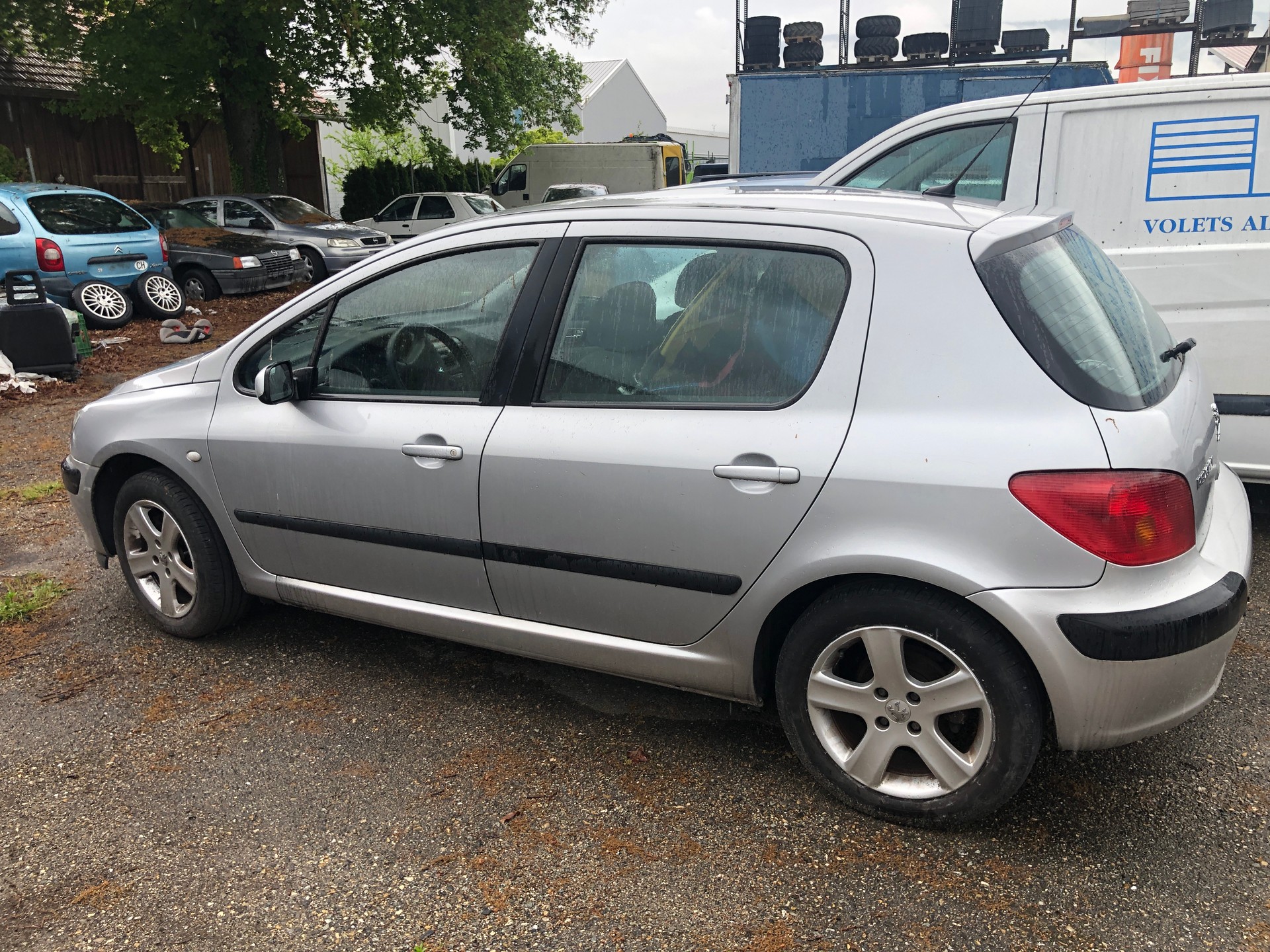 PEUGEOT 307 2.0 16V XT-image-11
