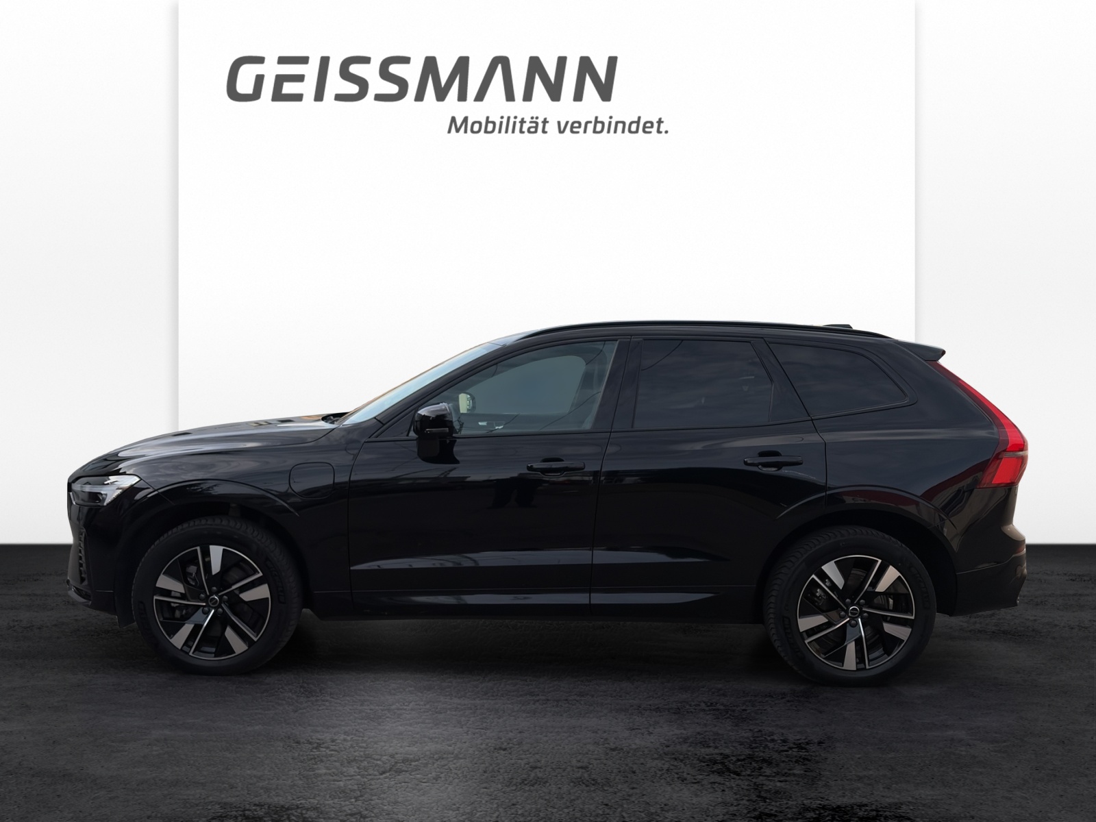VOLVO XC60 2.0 T8 TE Plus Dark eAWD-image-4