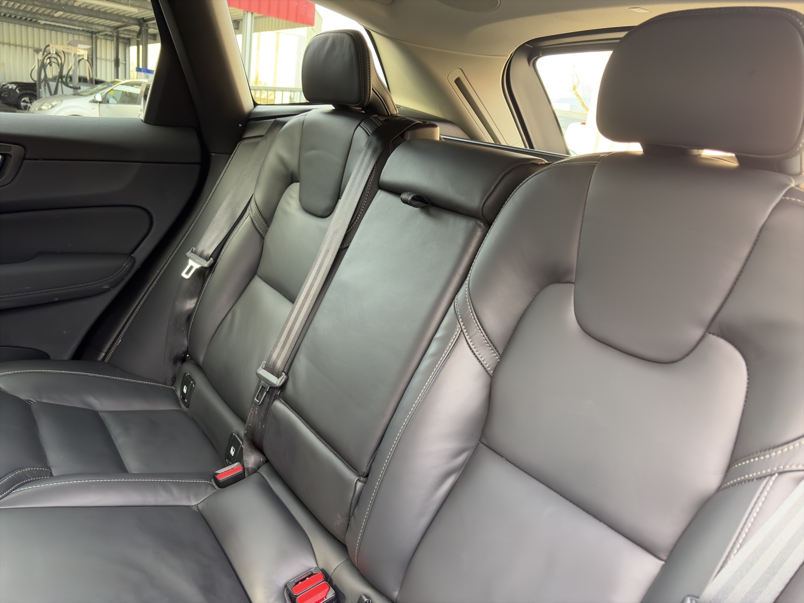 VOLVO XC60 2.0 T8 TE Plus Dark eAWD-image-15