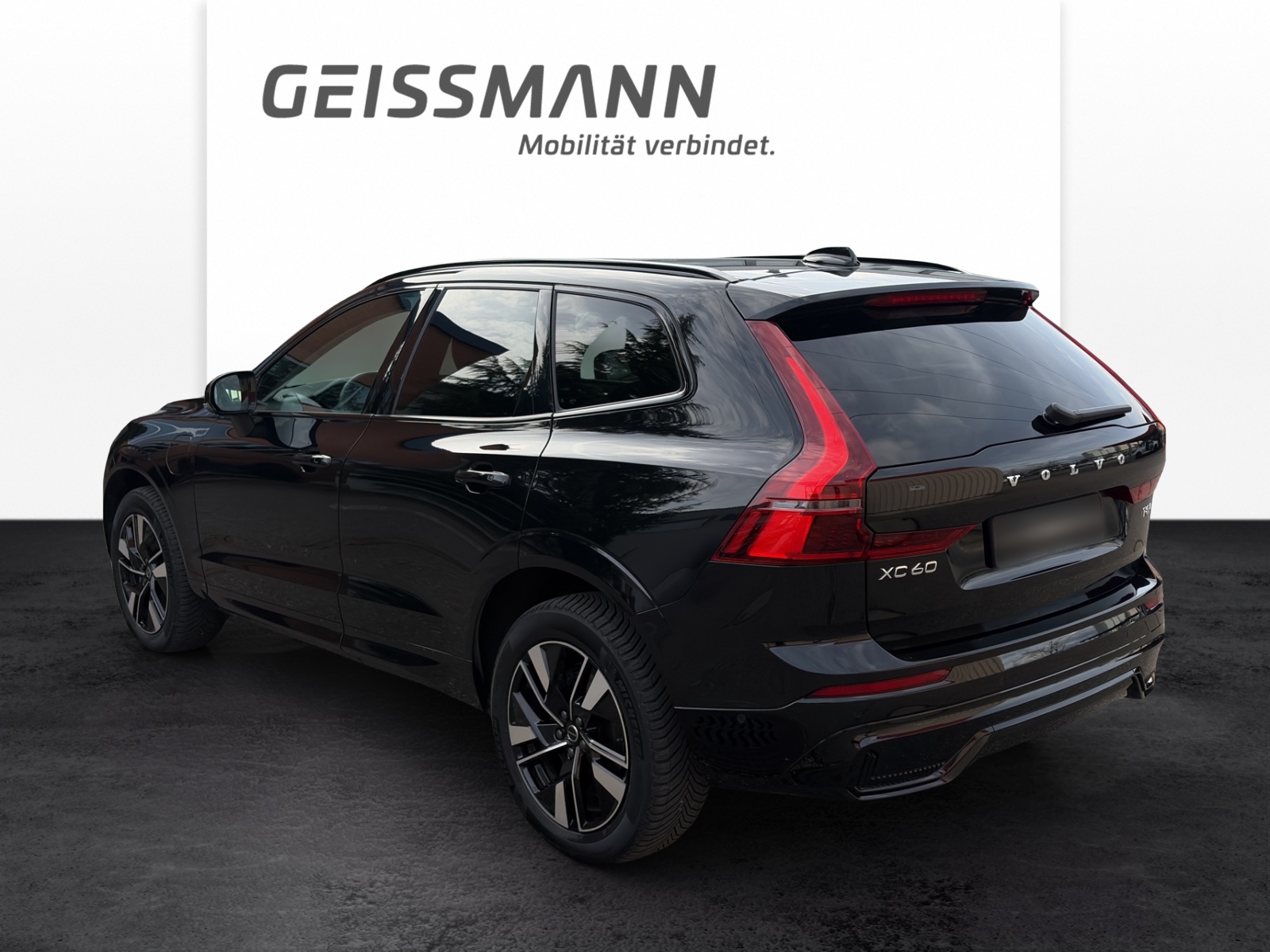 VOLVO XC60 2.0 T8 TE Plus Dark eAWD-showroom-element-2