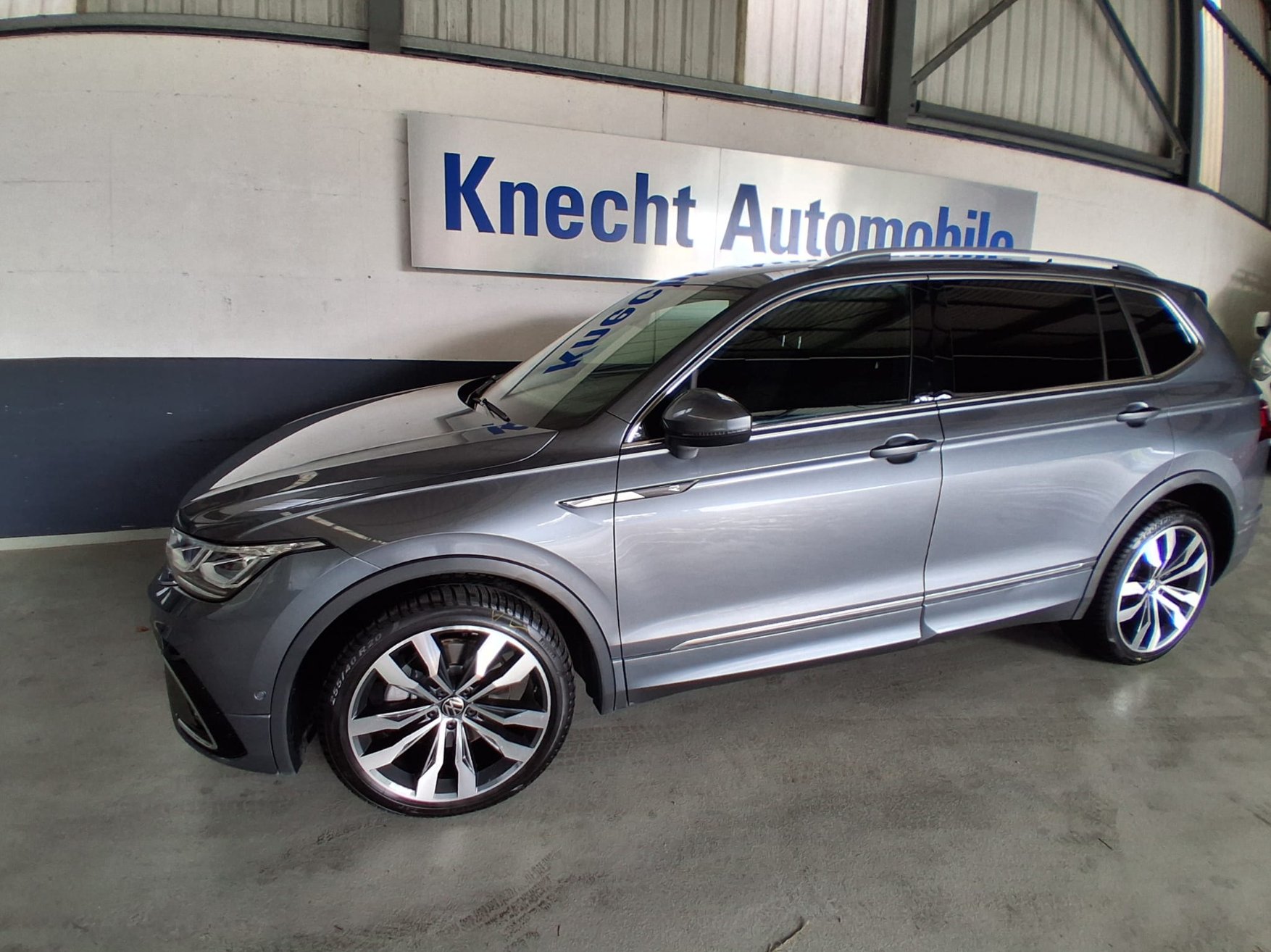 VW Tiguan Allspace 2.0 TSI R-Line DSG-showroom-element-1