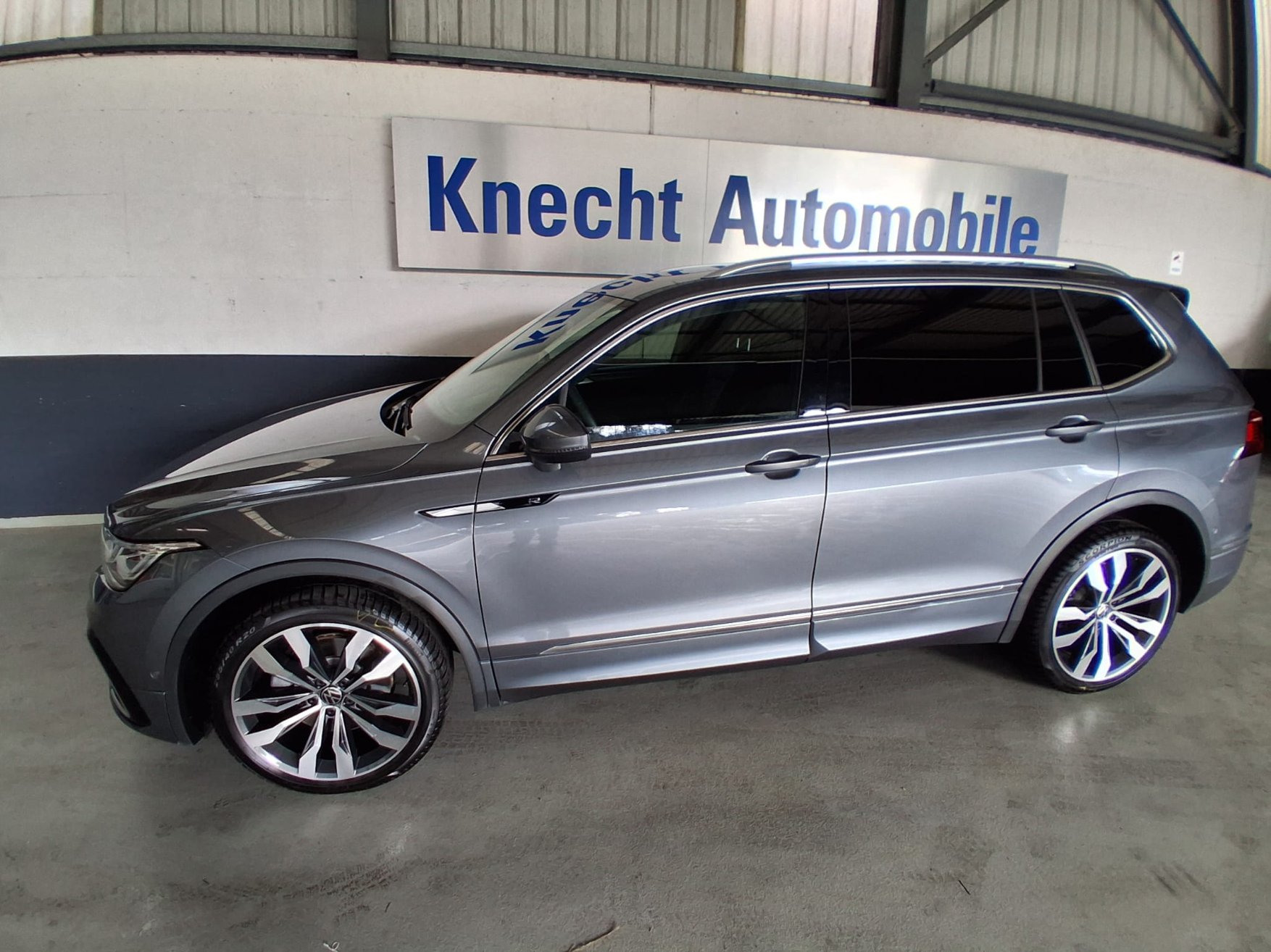 VW Tiguan Allspace 2.0 TSI R-Line DSG-showroom-element-2