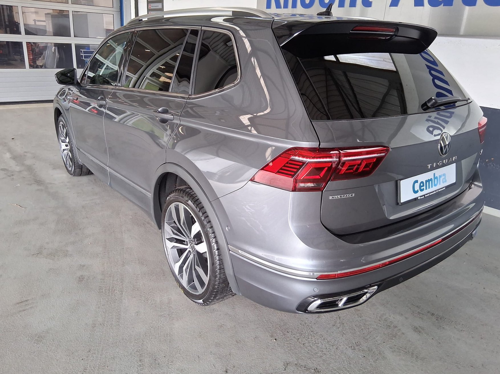VW Tiguan Allspace 2.0 TSI R-Line DSG-image-4