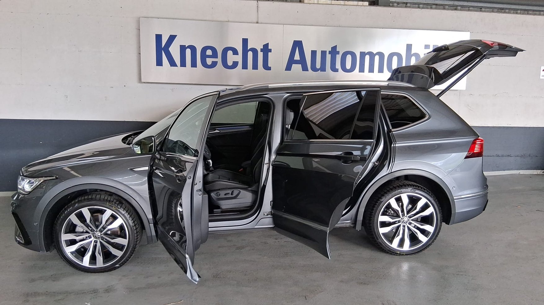 VW Tiguan Allspace 2.0 TSI R-Line DSG-image-8