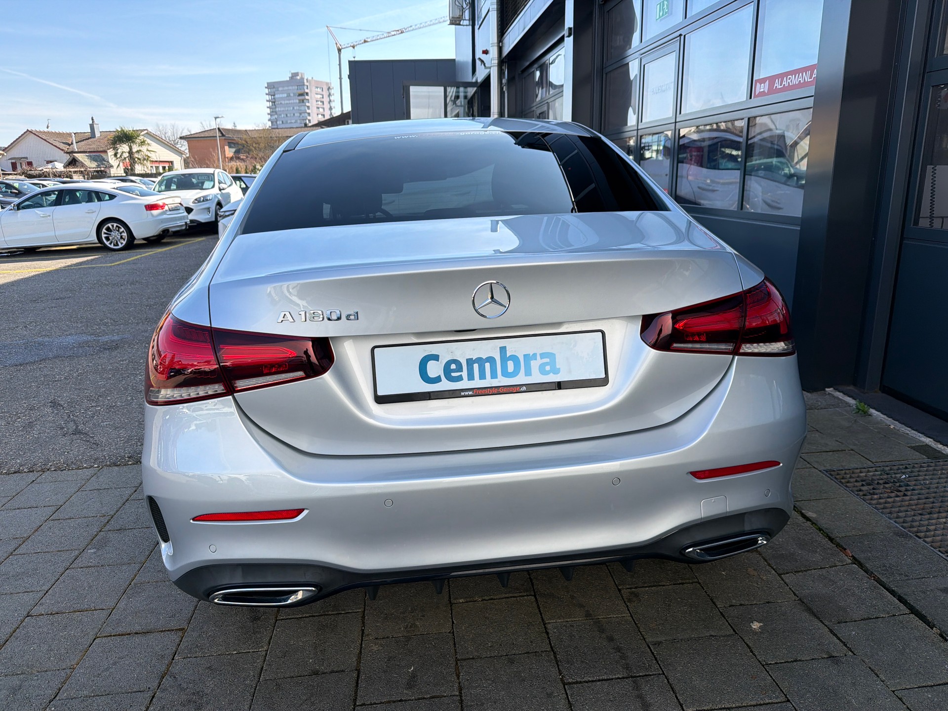 MERCEDES-BENZ A 180 d AMG Line 7G-DCT-image-4