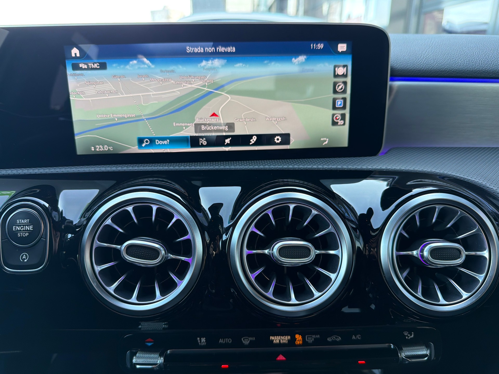 MERCEDES-BENZ A 180 d AMG Line 7G-DCT-image-10