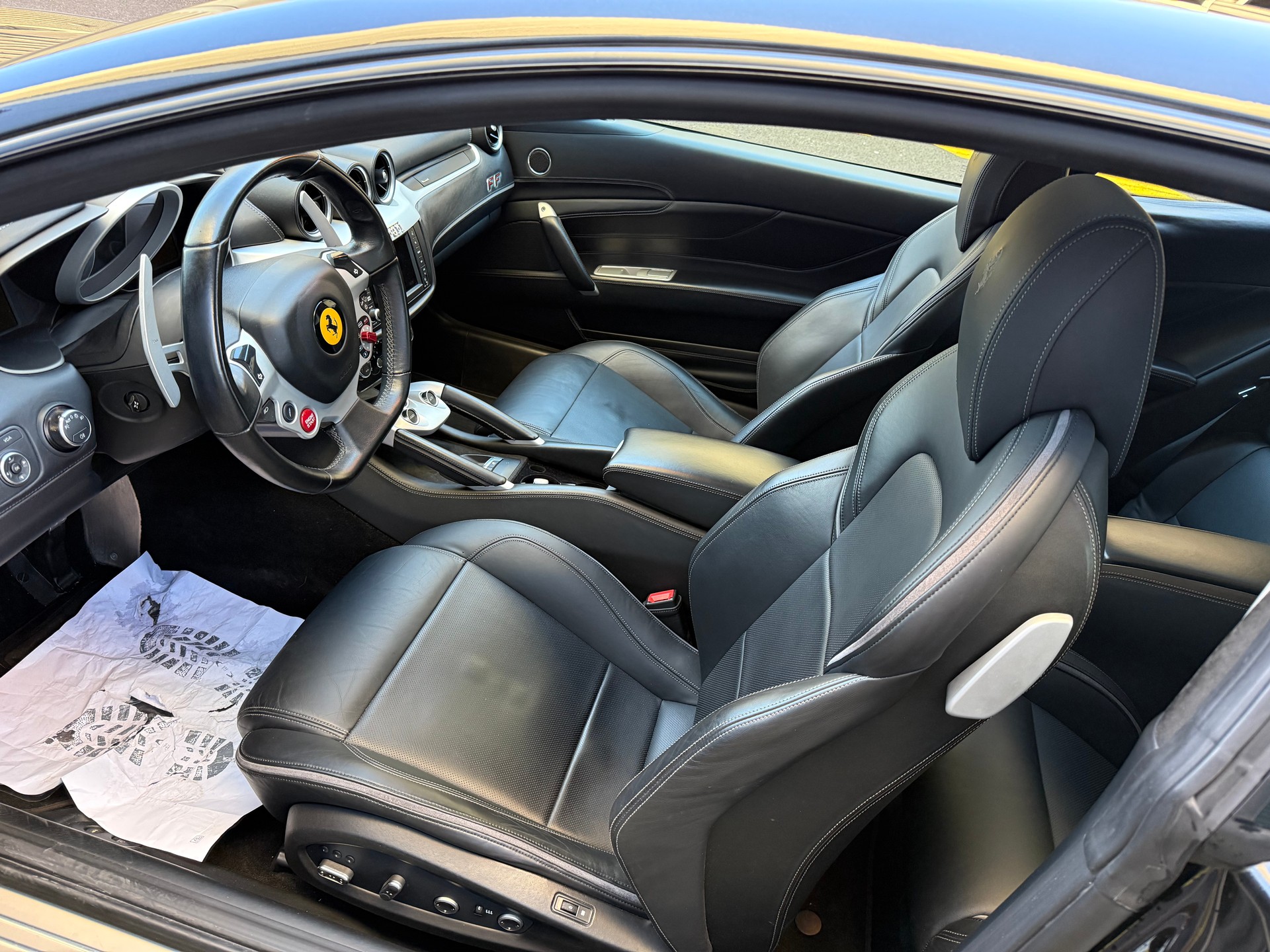 FERRARI FF-image-3