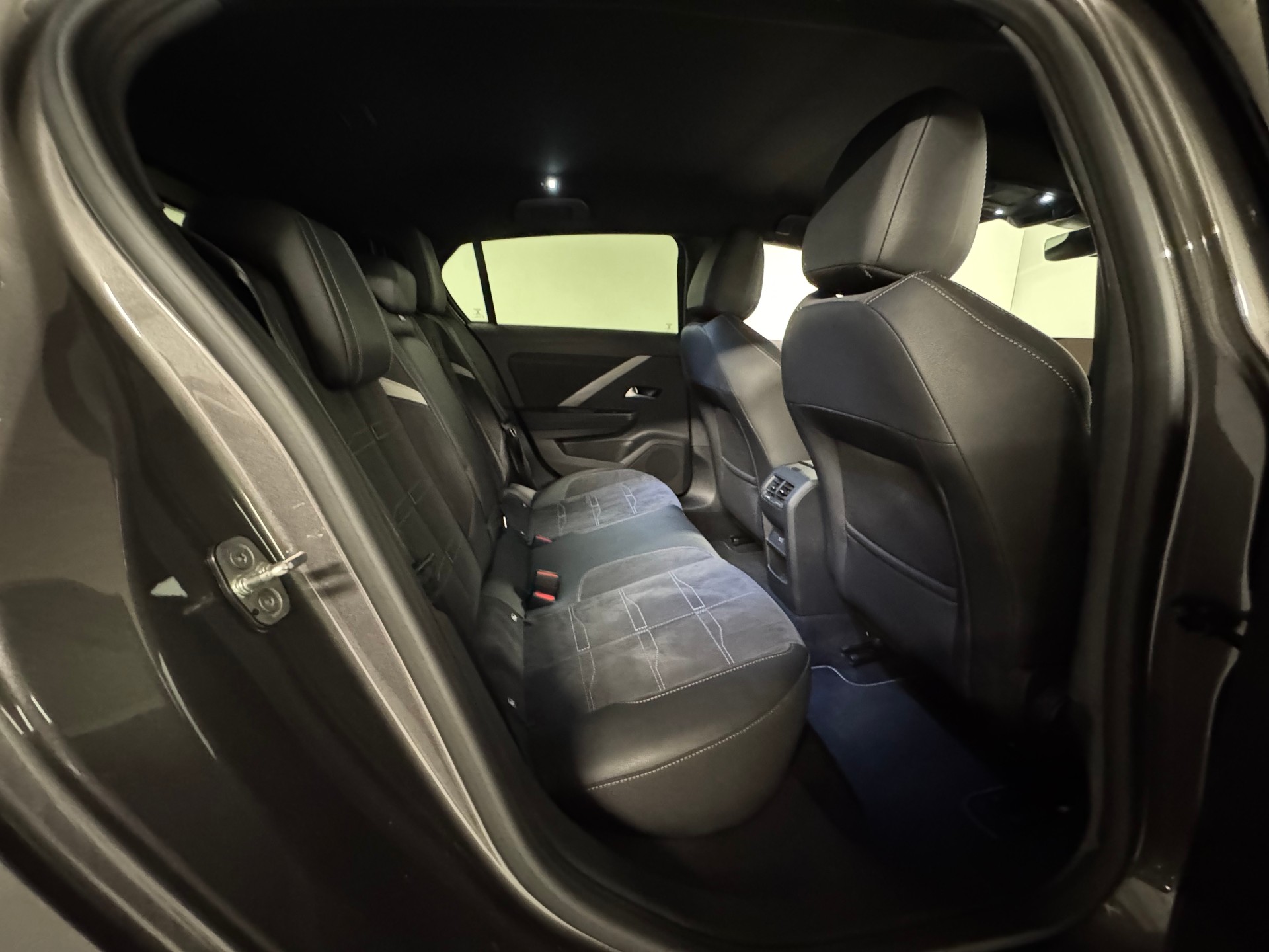 OPEL Astra 1.6 PHEV Turbo Swiss Plus A-image-6