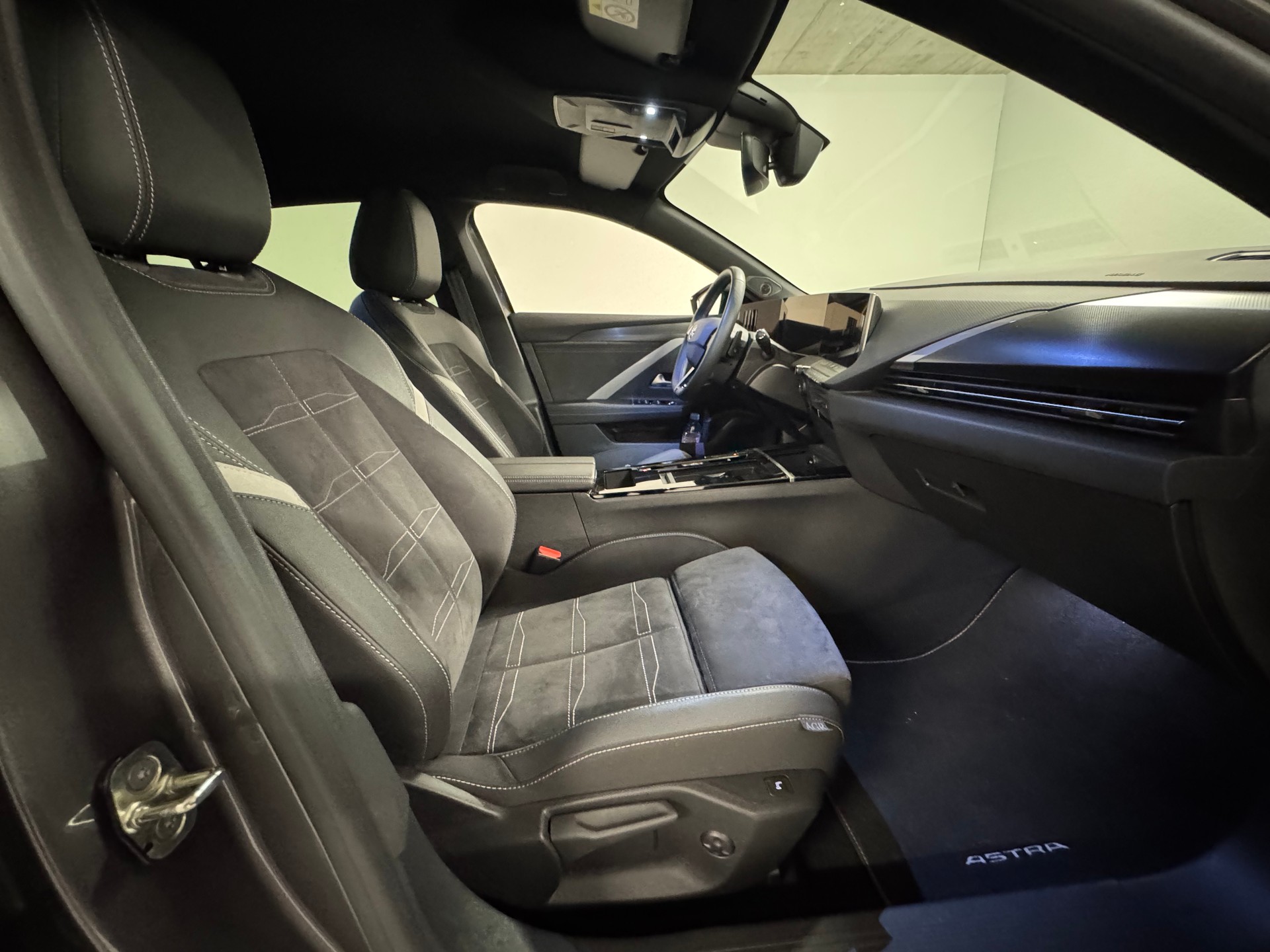 OPEL Astra 1.6 PHEV Turbo Swiss Plus A-image-7